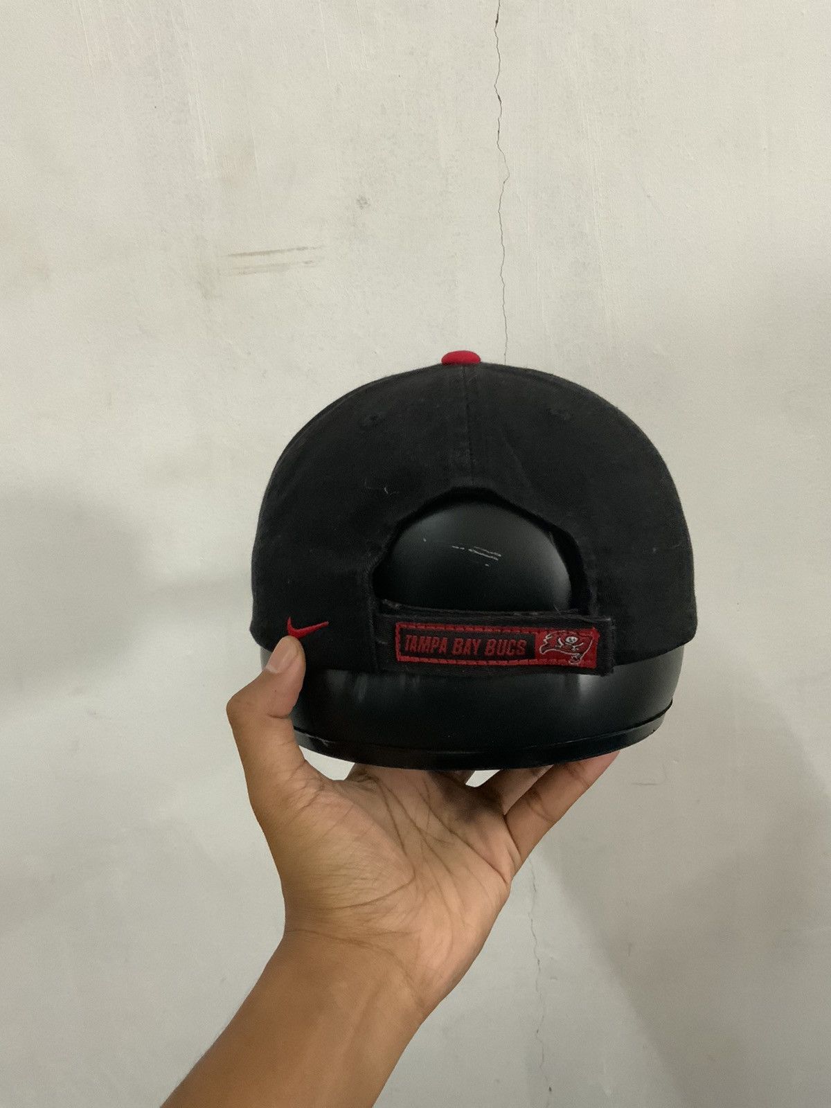 NFL Vintage Nike Tampa Bay Buccaneers NFL Hat Size ONE SIZE - 3 Thumbnail