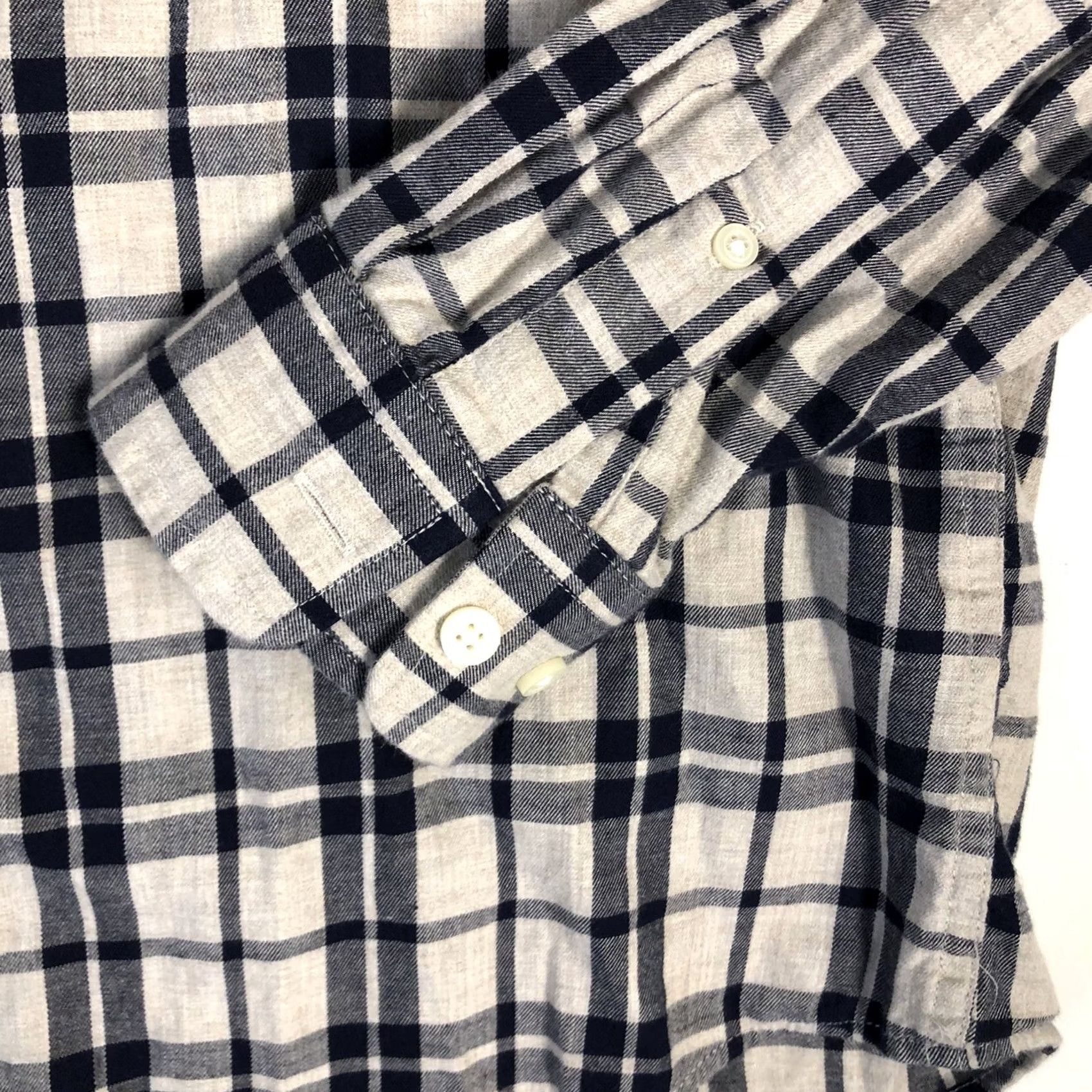 Banana Republic Banana Republic Shirt Mens L Gray Plaid Flannel Long Sleeve Button-Up Casual Cotton Regular H92 Size US L / EU 52-54 / 3 - 3 Thumbnail