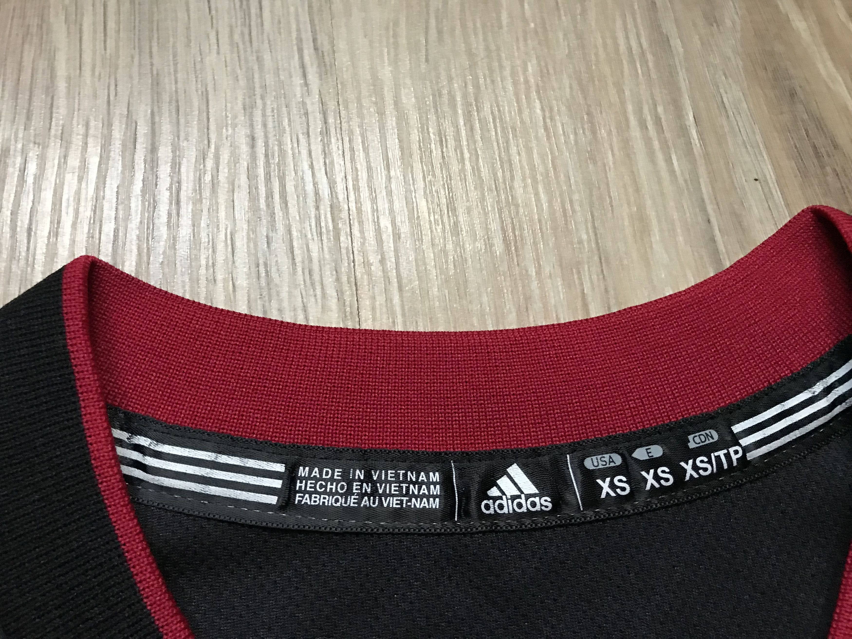Adidas × NBA × Vintage Adidas Vintage Miami Heat LeBron James #6 Jersey Size US XS / EU 42 / 0 - 4 Thumbnail