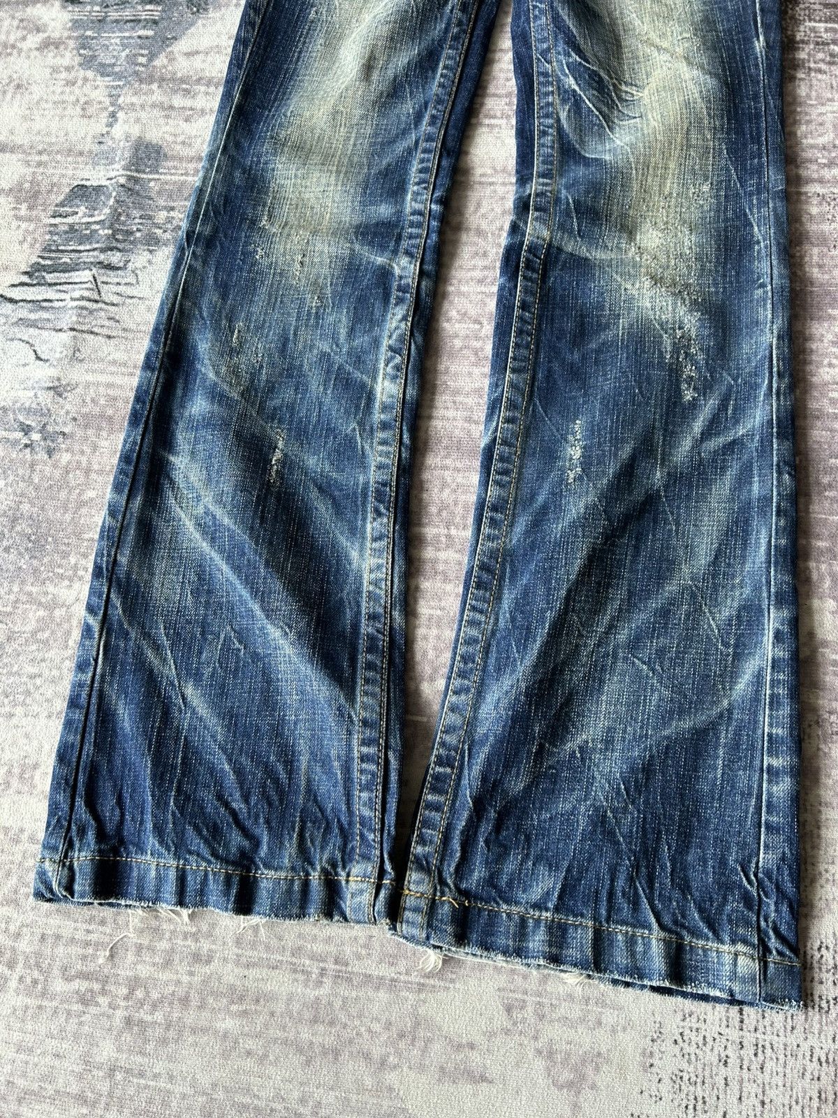 Japanese Brand Lolita Flared Mudwash Jeans Size 30" / US 8 / IT 44 - 8 Thumbnail
