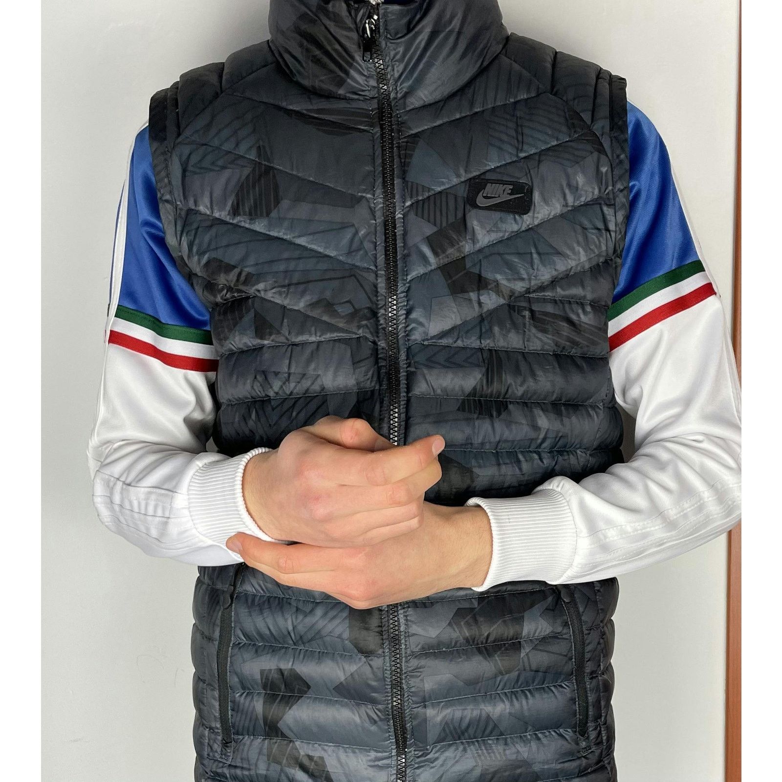 Nike Nike Men's Black Swoosh Outdoor Full Zip Puffer Vest Small Size US S / EU 44-46 / 1 - 2 Thumbnail