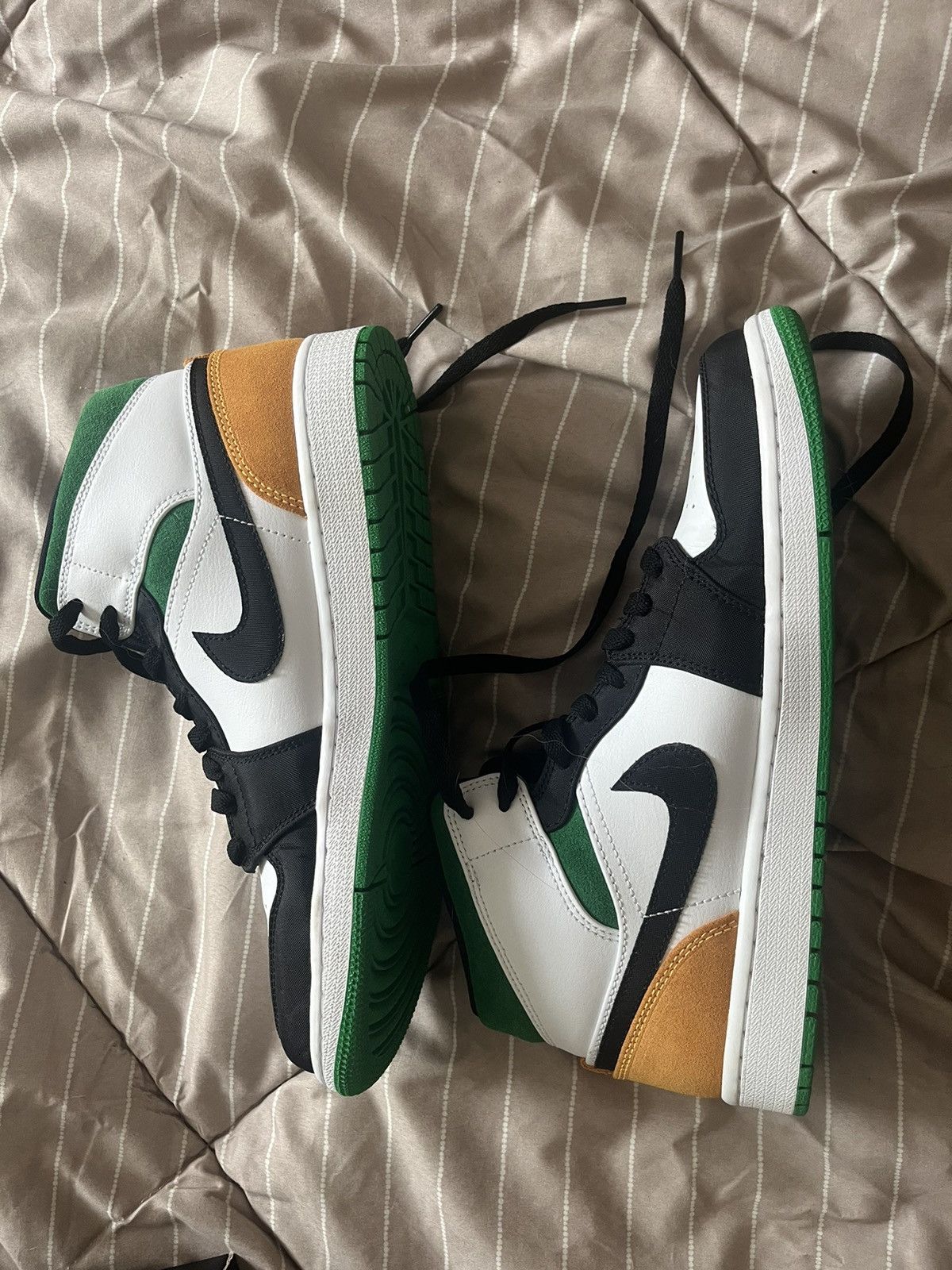 Jordan Brand Nike Air jordan m1 mid SE Grailed