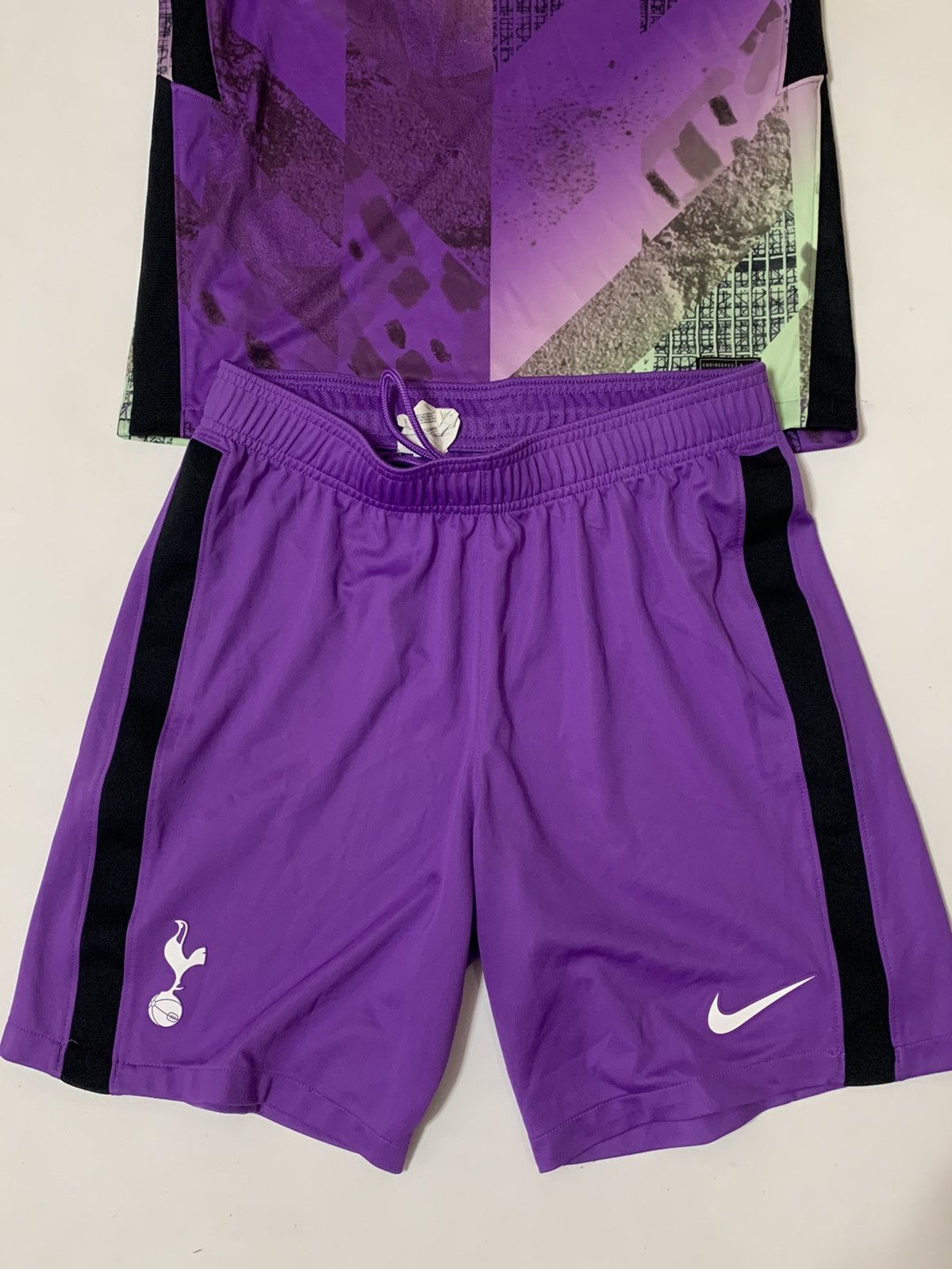 Nike Tottenham 2021/22 Medium Purple Third Shirt x Shorts Size US M / EU 48-50 / 2 - 2 Thumbnail