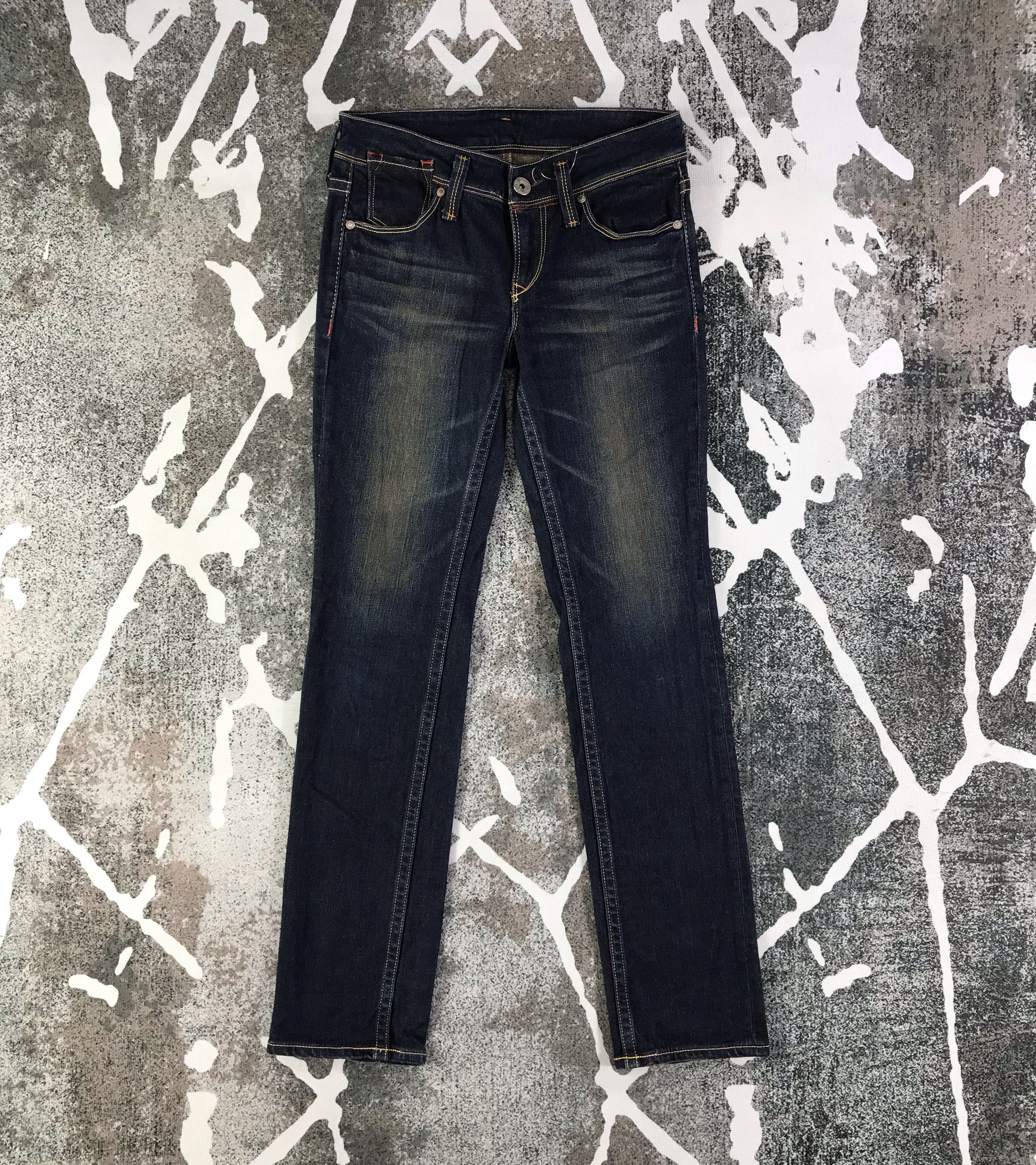 Levi's Vintage Levis 552 Jeans Dark Wash Denim KJ1854 Size 28" / US 6 / IT 42 - 1 Thumbnail
