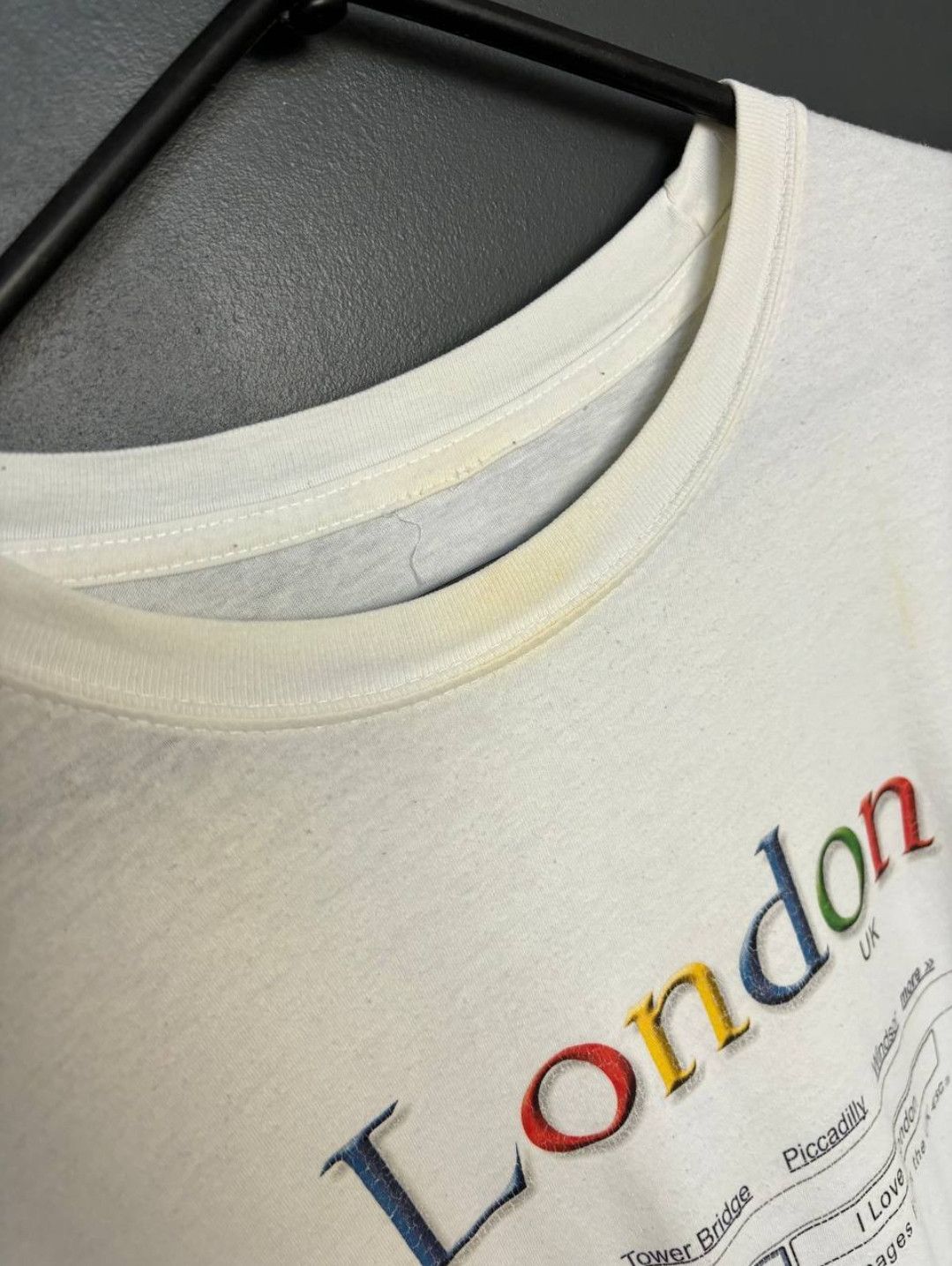 Vintage Vintage Google London T-Shirt Size US L / EU 52-54 / 3 - 5 Thumbnail