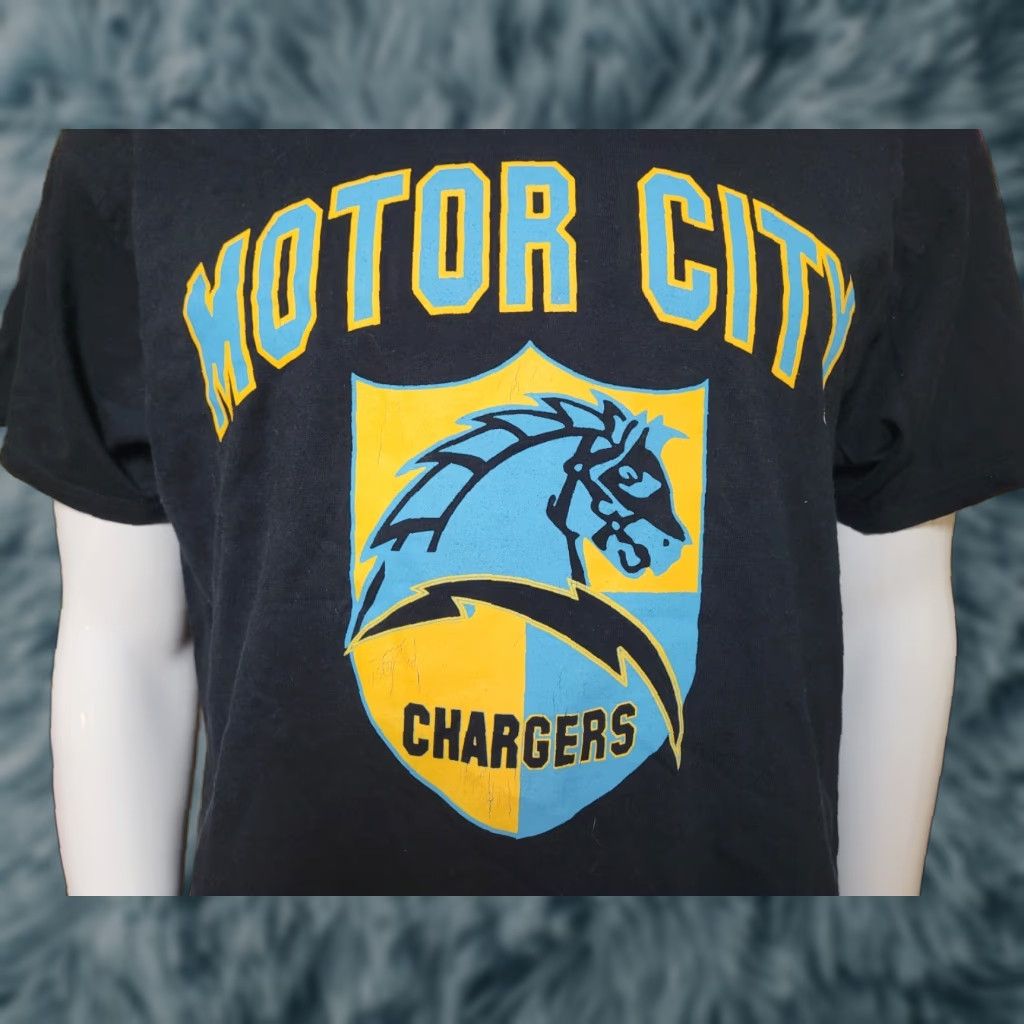 Gildan VINTAGE Motor City Chargers T Shirt L Black Cotton Gildan Logo Football Basketball Detroit Mens Boys 90s Size US L / EU 52-54 / 3 - 1 Thumbnail