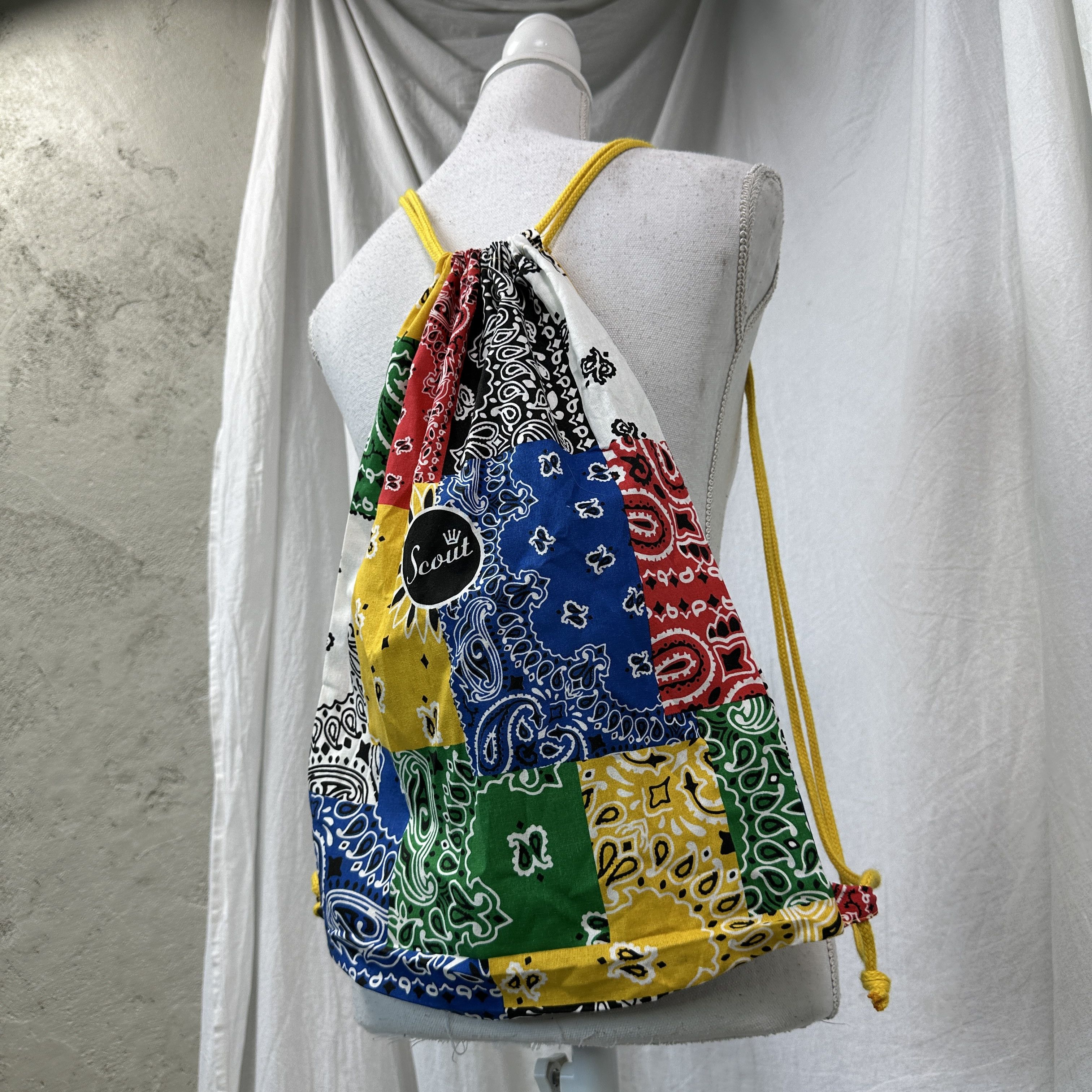 Vintage Vintage Streetwear Y2K Unisex Bandana Print Backpack Size ONE SIZE - 2 Thumbnail