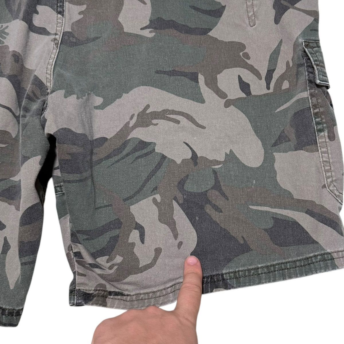 Wrangler Wrangler Relaxed Fit Camouflage Cargo Shorts Men’s 40 Size US 42 / EU 58 - 4 Thumbnail