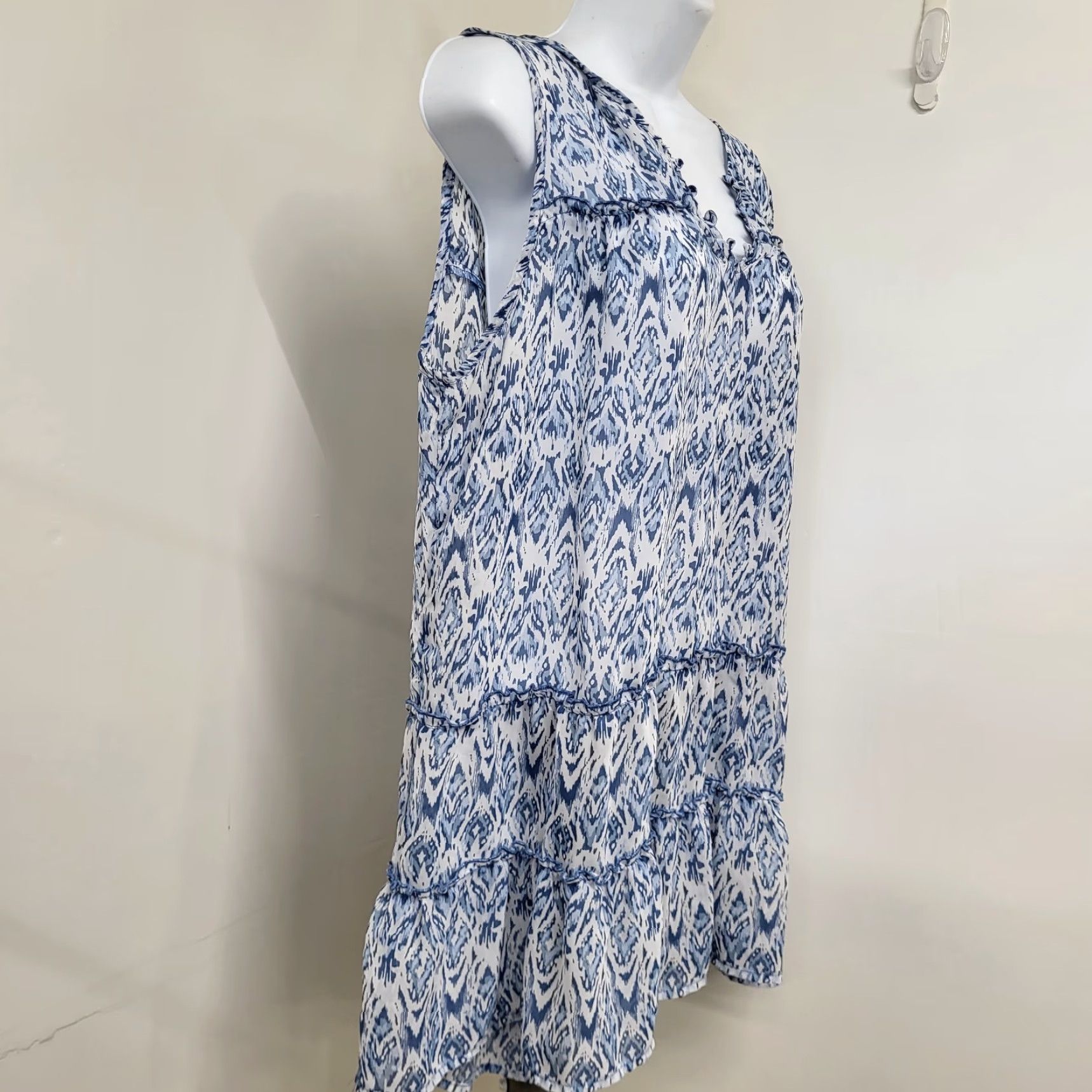 Faded Glory Faded Glory Blouse Tank Top Womens XL Blue Sleeveless Front Layer Ruffle Hem Geometric Casual Lightweight Polyester Chiffon All Seasons Remix Size XL / US 12-14 / IT 48-50 - 3 Thumbnail