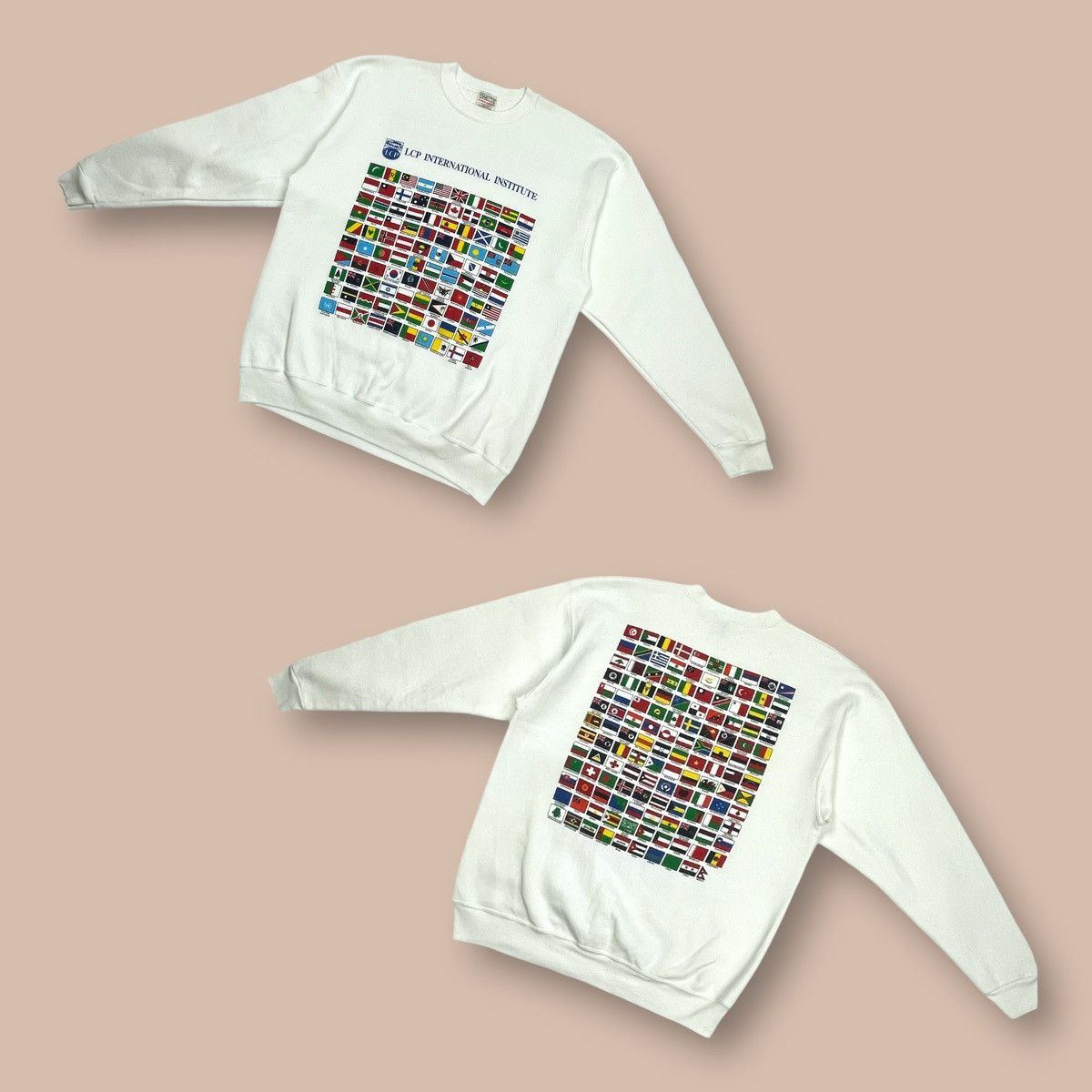 Vintage Vintage Sweatshirt with national flags pattern Size US XL / EU 56 / 4 - 1 Thumbnail