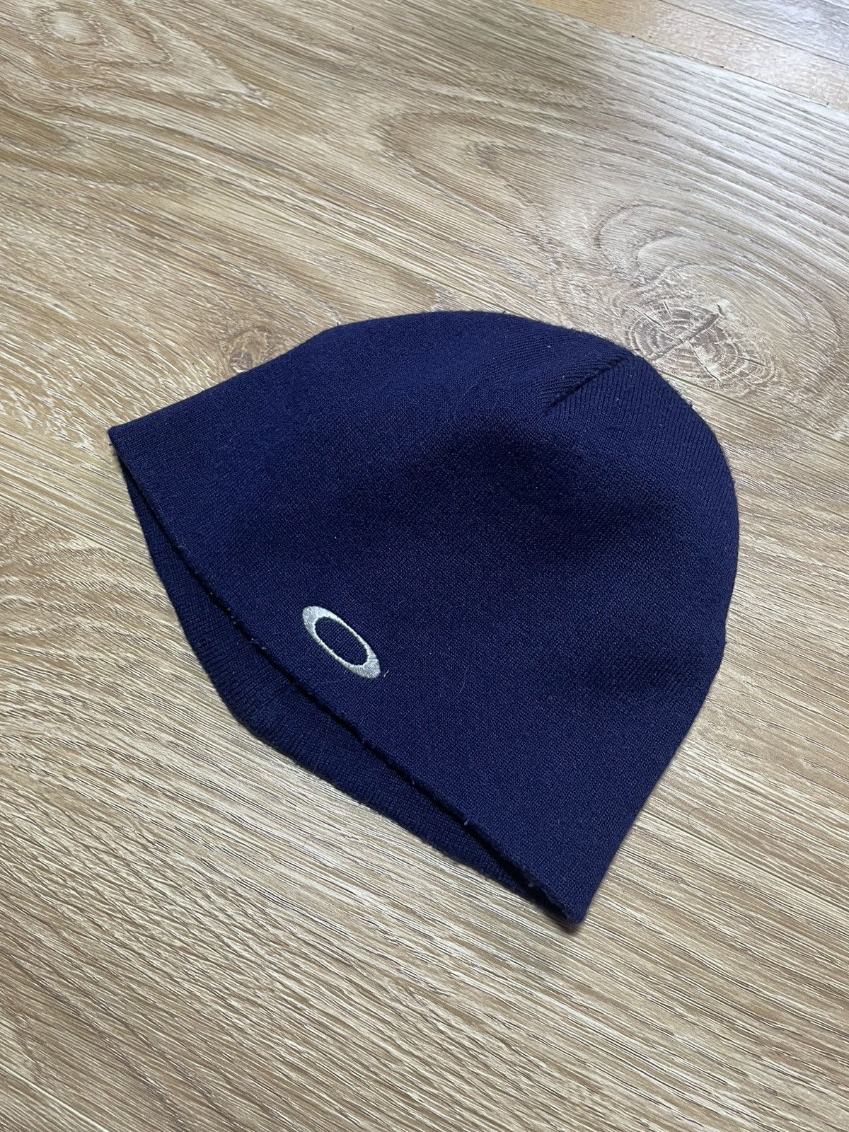 Vintage Vintage oakley y2k hat Size ONE SIZE - 1 Thumbnail