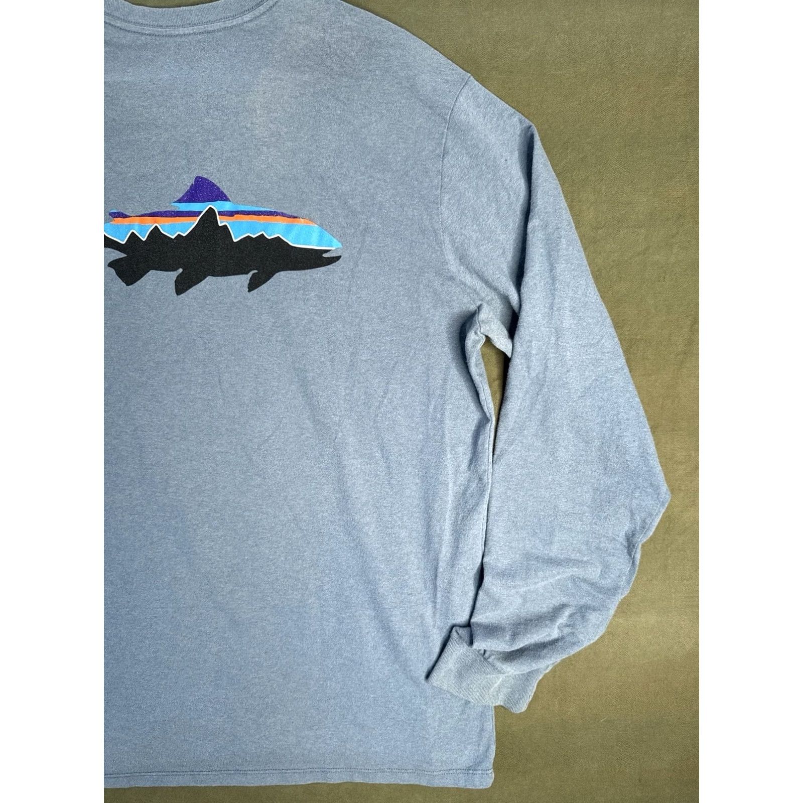 Patagonia Patagonia Shirt Men M Blue Trout Graphic Long Sleeve Crew Neck Responsibili-Tee Regular Fit Size US M / EU 48-50 / 2 - 7 Thumbnail