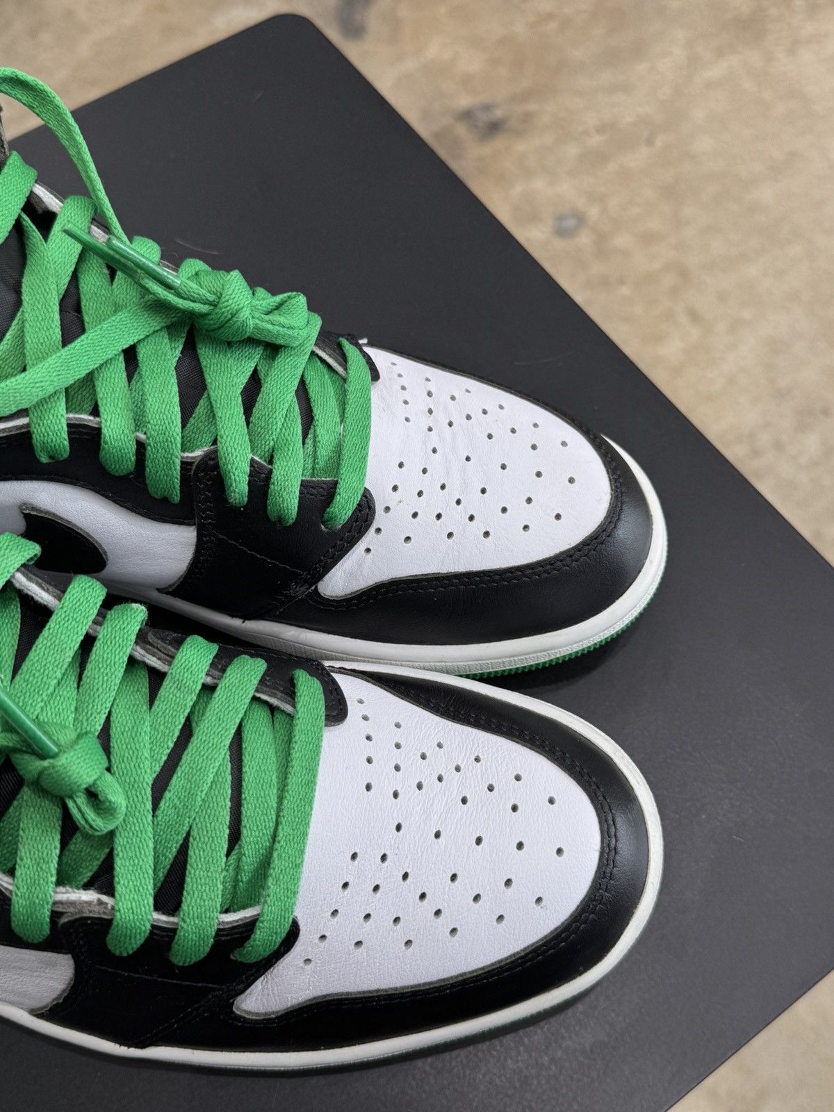 Jordan Brand Air Jordan 1 Lucky Green Size 11 (2023) Size US 11 / EU 44 - 8 Thumbnail