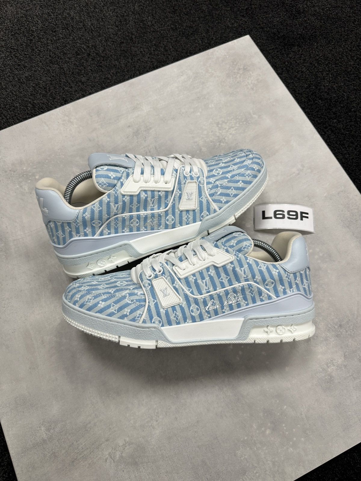Louis Vuitton Louis Vuitton #54 LV Mini Monogram Trainer Blue LV9 Size US 10 / EU 43 - 2 Thumbnail
