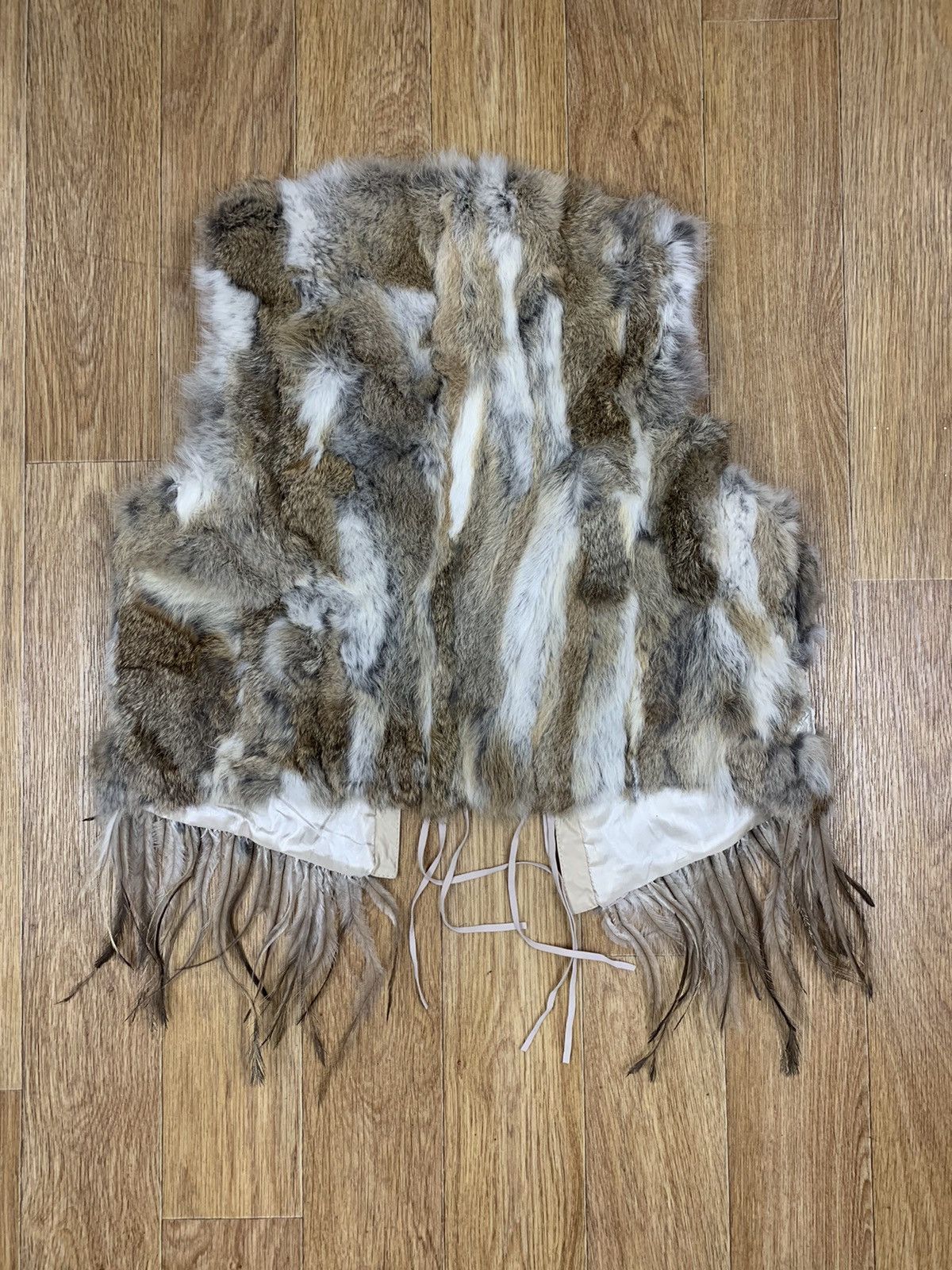 If Six Was Nine Real Rabbit Fur Vest Charm Pearls Decorations and Feathers Size M / US 6-8 / IT 42-44 - 8 Thumbnail