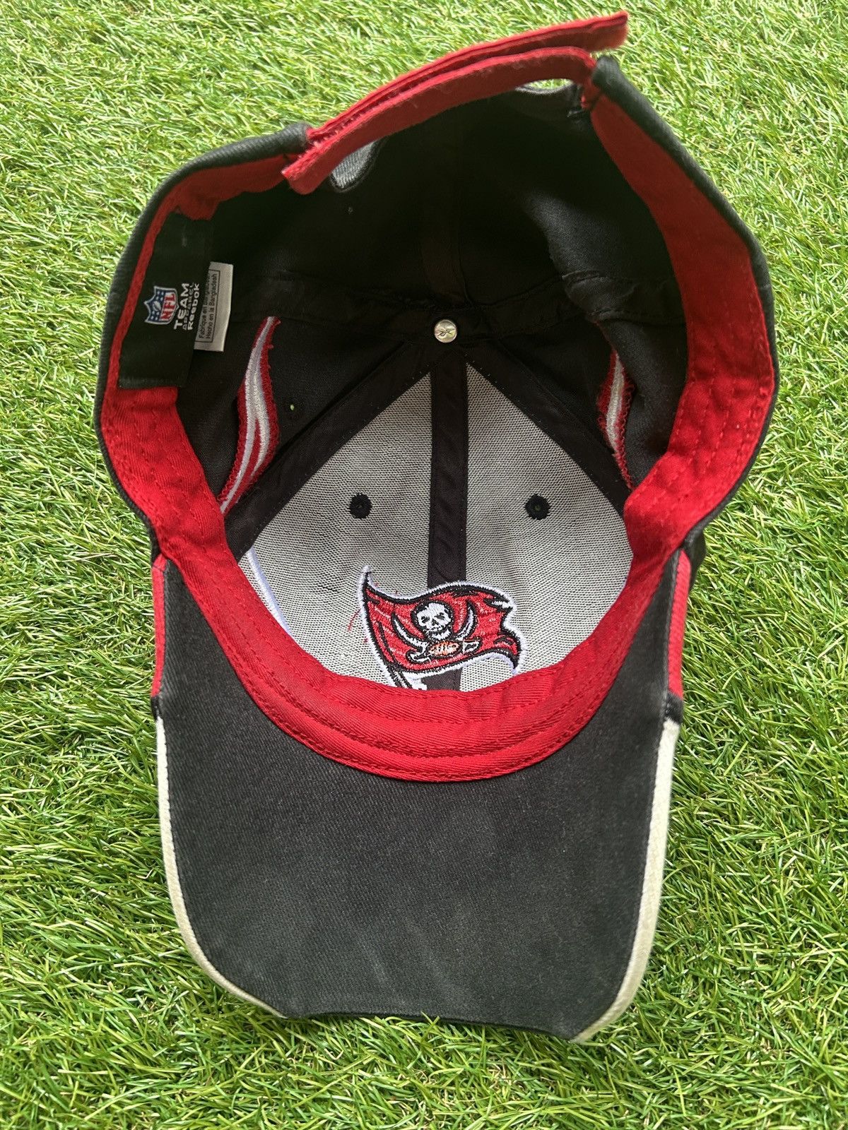 NFL Vintage Tampa Bay Buccaneers Reebok NFL Flame Panel Hat Size ONE SIZE - 5 Thumbnail