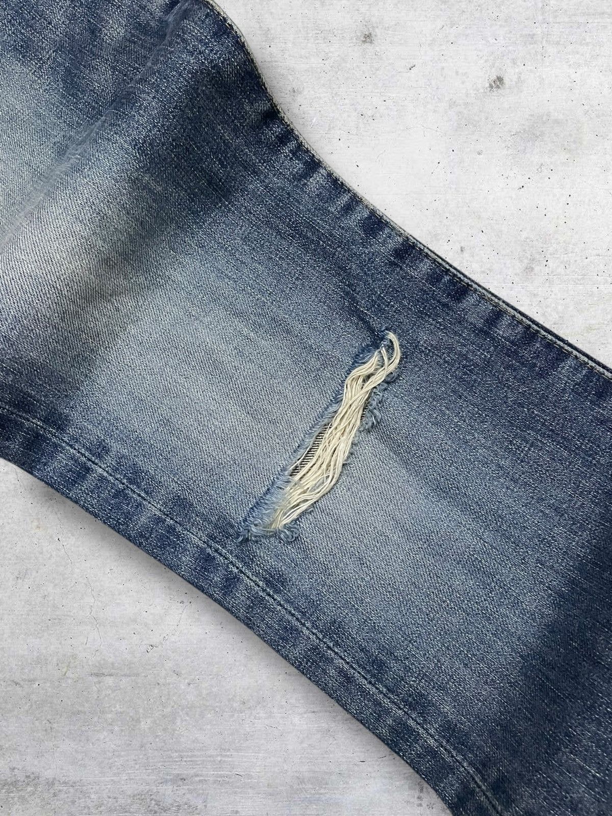 Japanese Brand VINTAGE RNA PUNK JAPAN OG 90S DESIGNER FLARED RIPPED DENIM Size US 28 / EU 44 - 8 Thumbnail