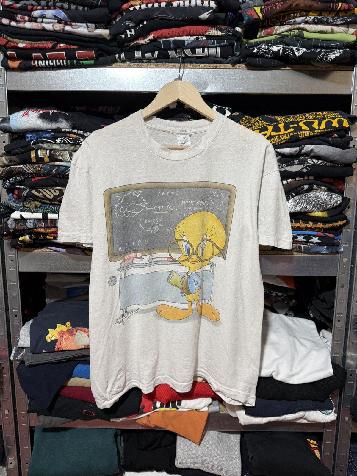 Vintage Vintage 1997 Tweety Bird Looney Tunes Graphic T-Shirt Y2K Size US M / EU 48-50 / 2 - 1 Thumbnail