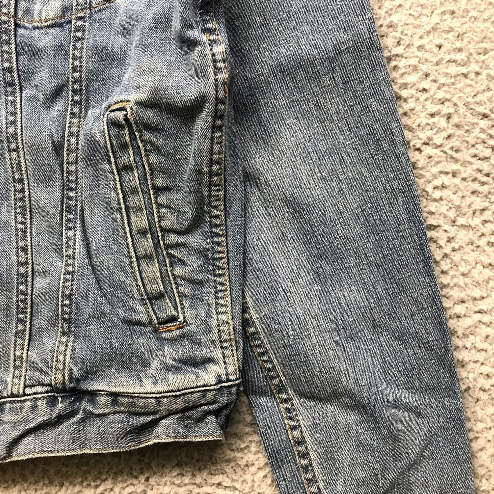 Gap VINTAGE Gap Denim Trucker Jacket Shirt Women S Long Sleeve Pocket Blue 90s Casual Mens Womens Girls Size S / US 4 / IT 40 - 6 Thumbnail