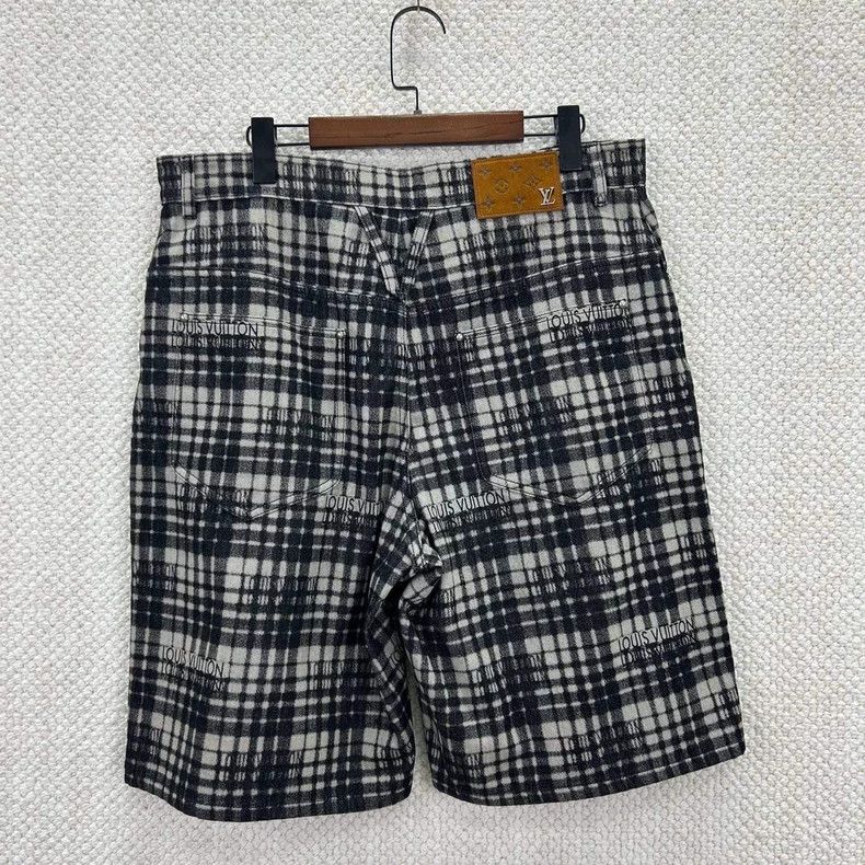 Louis Vuitton Louis Vuitton Classic plaid shorts Size US 34 / EU 50 - 2 Thumbnail