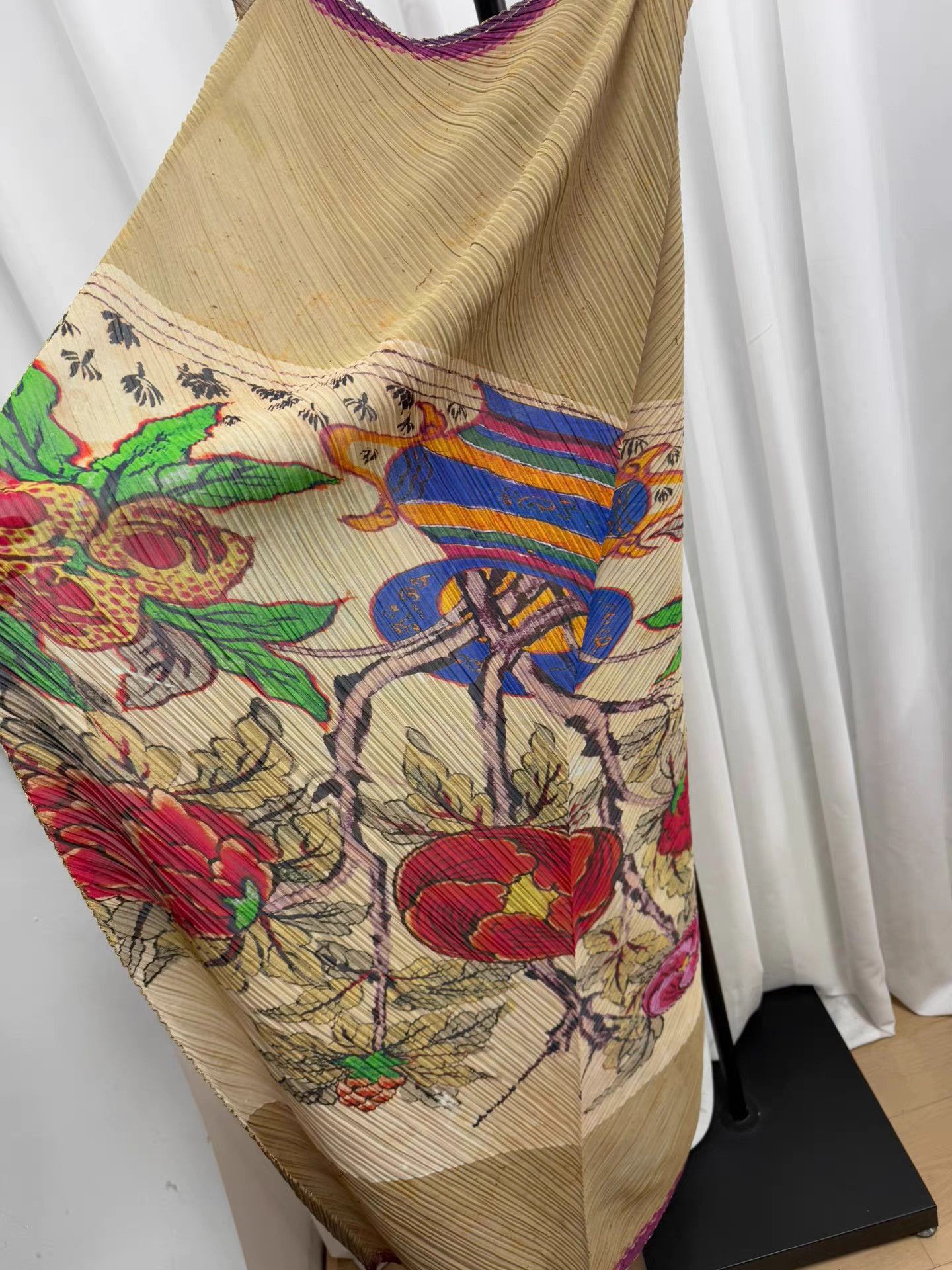 Issey Miyake Issey Miyake Pleats Please Chinese Painting Shawl K20 Size ONE SIZE - 4 Thumbnail