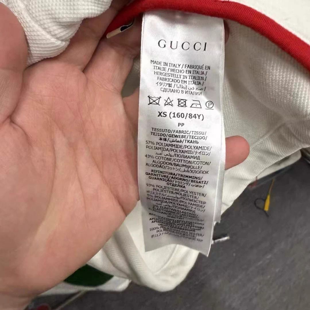 Gucci Gucci New w/ tags Red & Green Front/Back Logo XS Jacket Size XS / US 0-2 / IT 36-38 - 4 Thumbnail