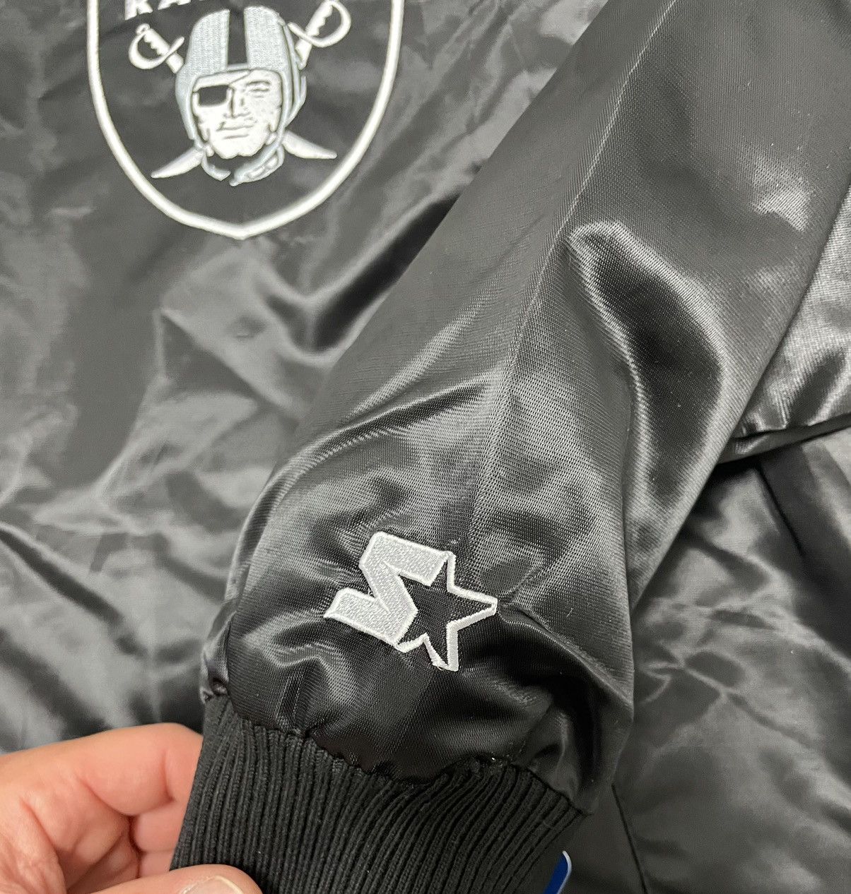 Starter 🔥 Raiders starter Jacket XL i also have it in Large Size US XL / EU 56 / 4 - 3 Thumbnail