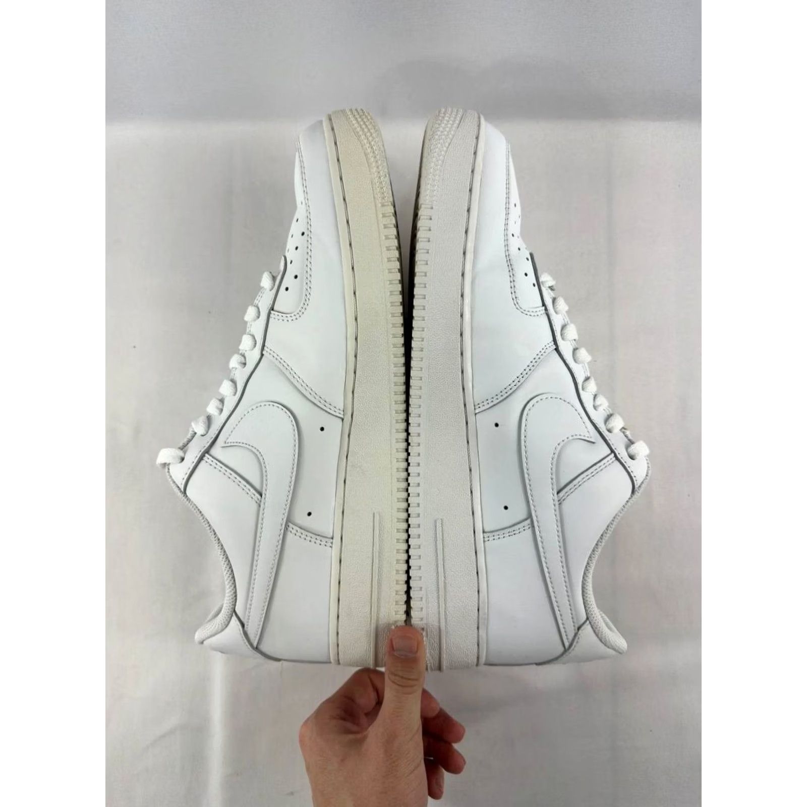 Nike Nike Air Force 1 '07 Triple White CW2288-111 Sneakers Men 11.5 White Size US 12 / EU 45 - 6 Thumbnail