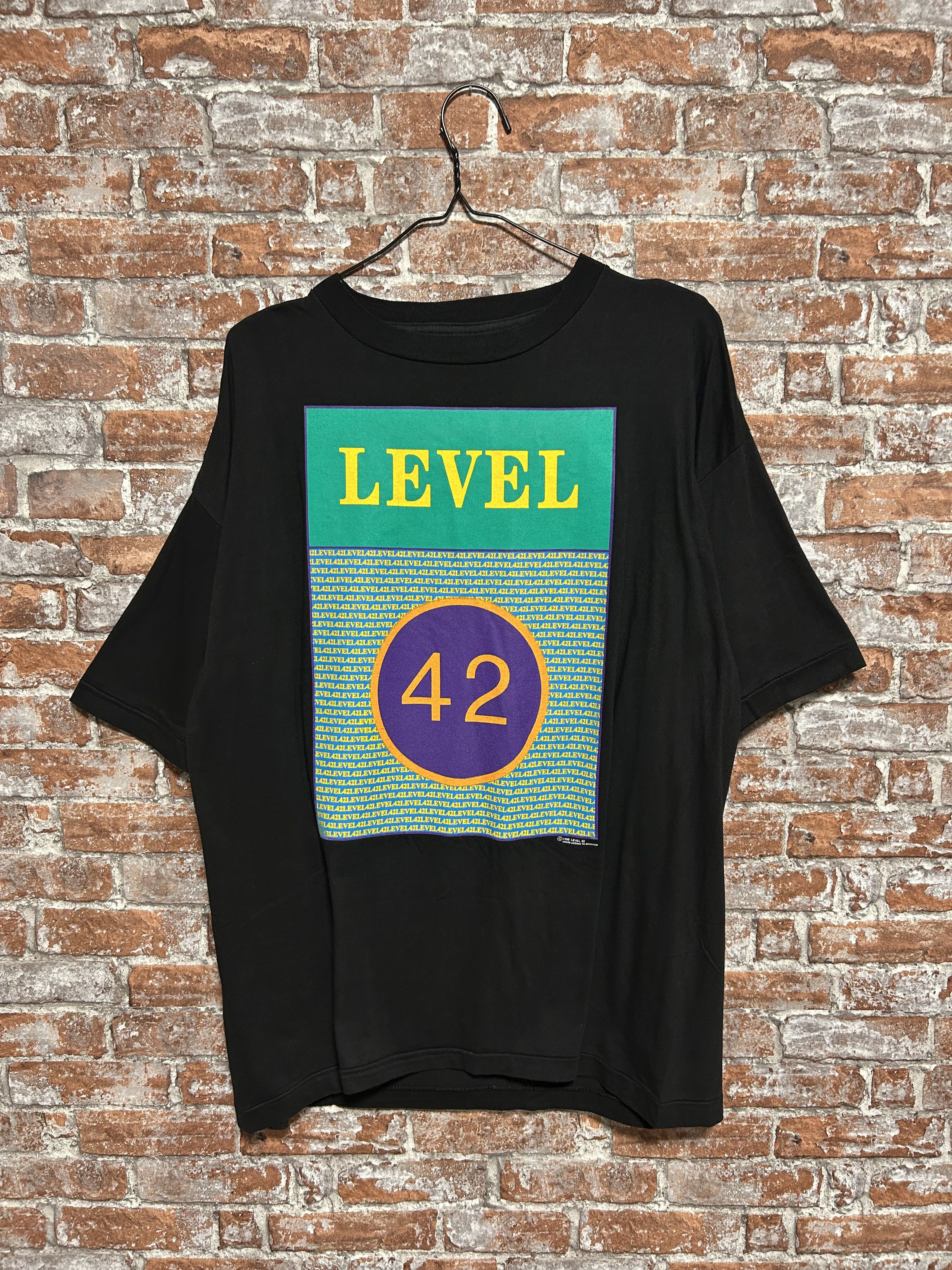 Band Tees Vintage 1990 Level 42 Rock Band T-shirt Size US XL / EU 56 / 4 - 1 Thumbnail