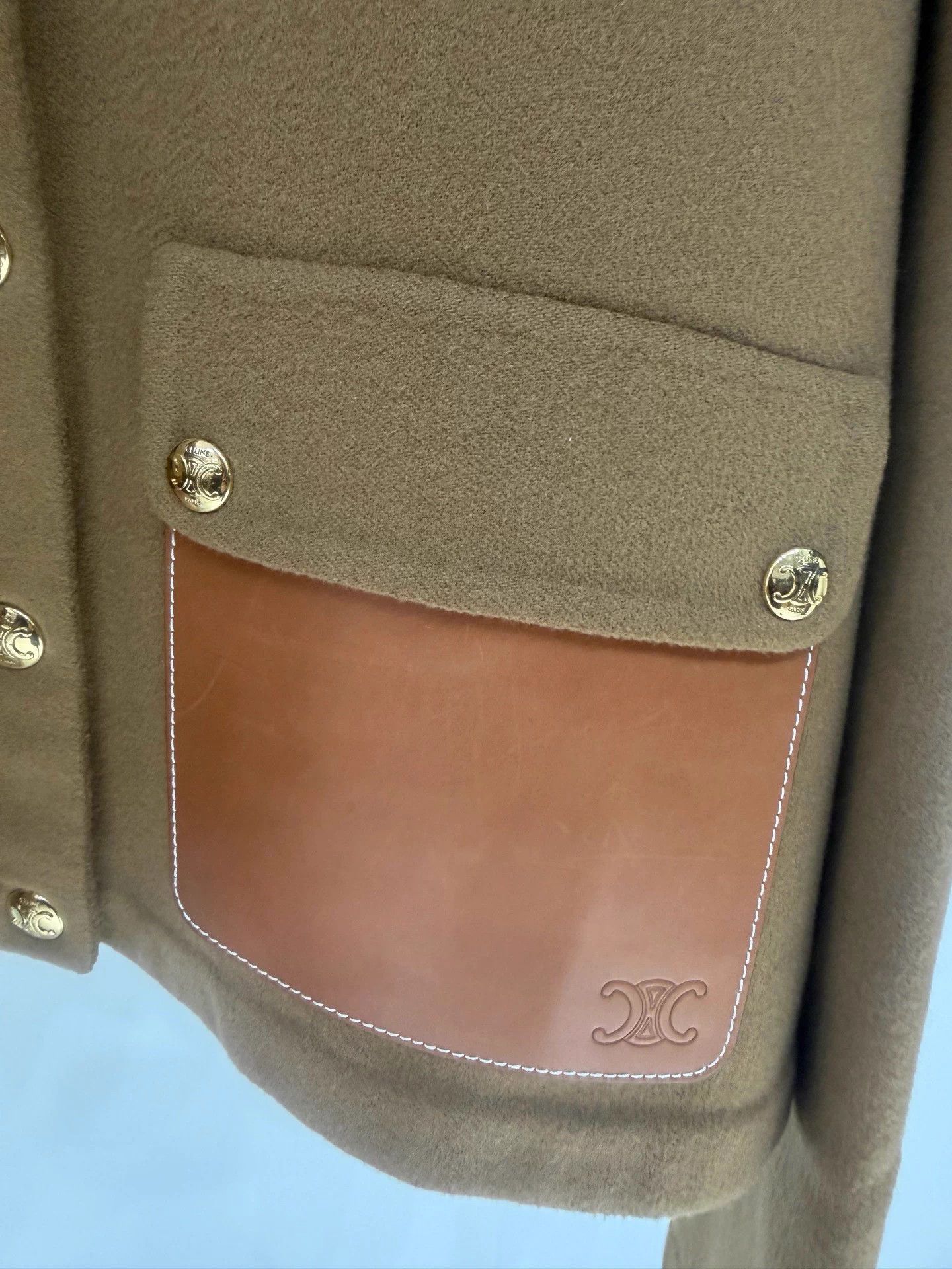 Celine Celine Camel Cashmere Coat Gold Buckle Leather Pockets Size XS / US 0-2 / IT 36-38 - 3 Thumbnail