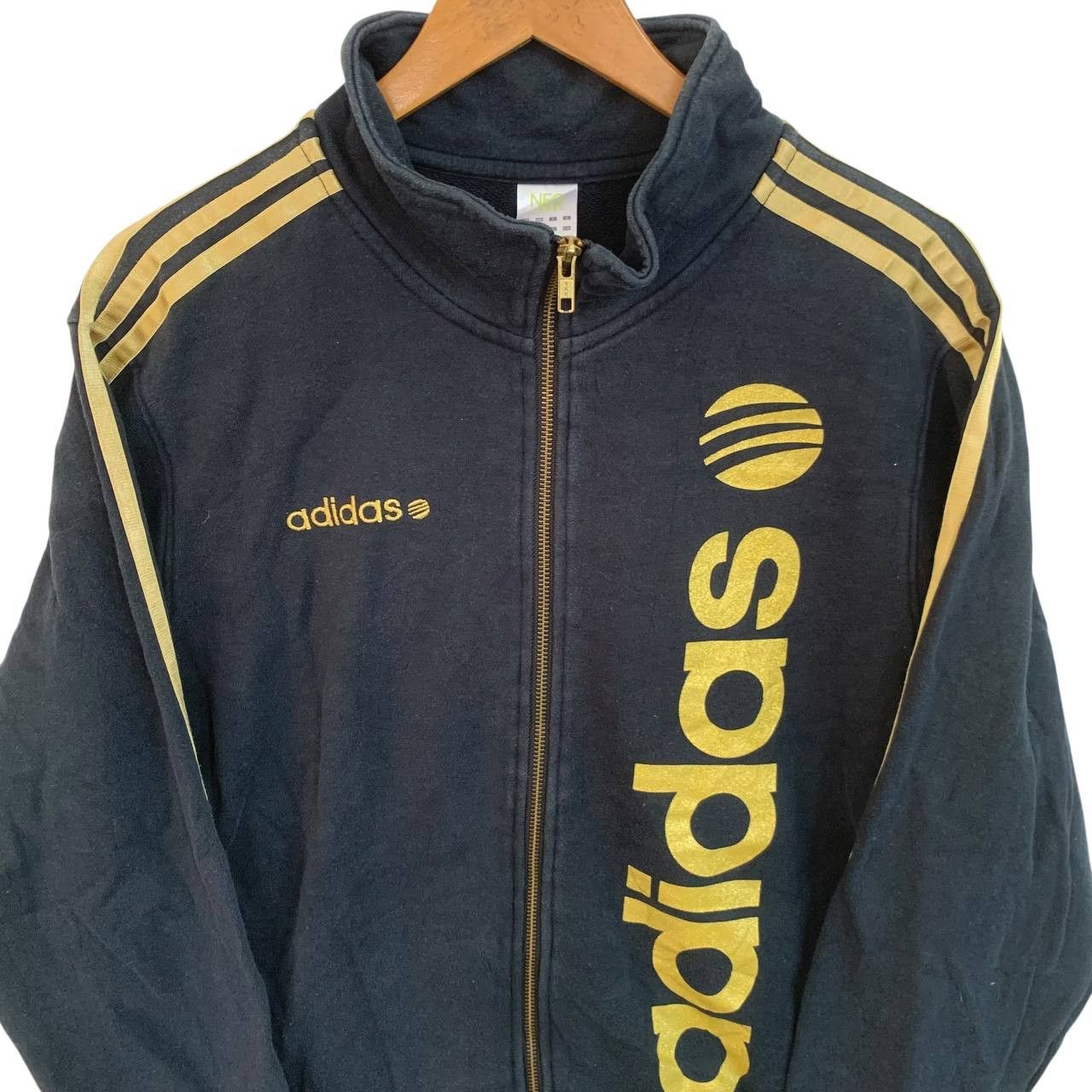 Adidas Adidas Vintage Sweater Three Stripe Track Top Size M / US 6-8 / IT 42-44 - 2 Thumbnail