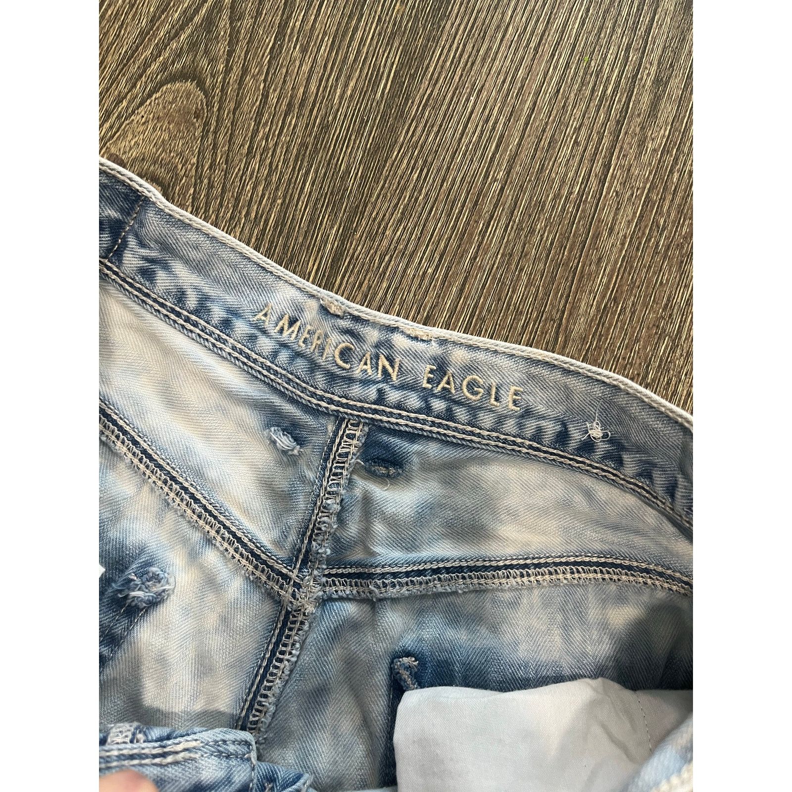 American Eagle Outfitters American Eagle Mom Shorts High Rise Denim Raw Hem Blue Sz 6 Size 28" / US 6 / IT 42 - 4 Thumbnail