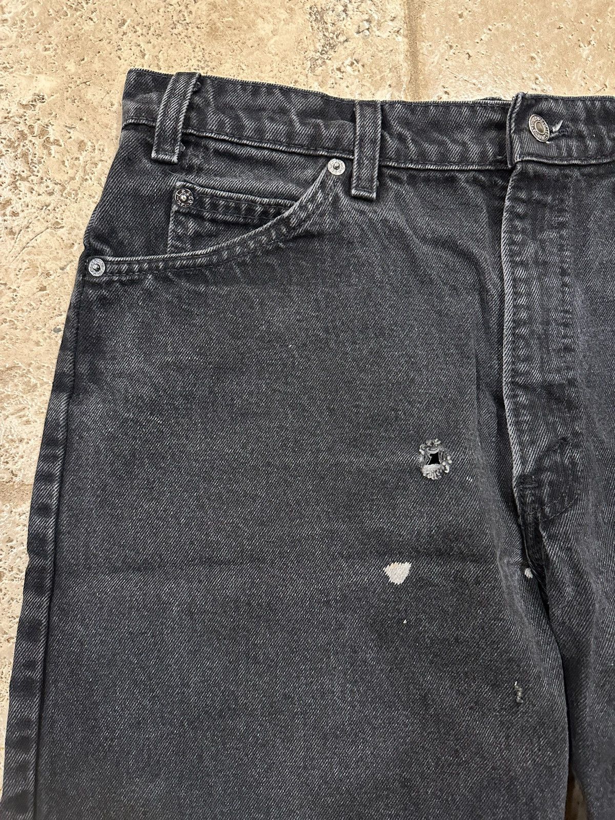 Levi's Levi’s Vintage 550 Black Ditressed Denim Shorts Orange Tab Size US 36 / EU 52 - 4 Thumbnail