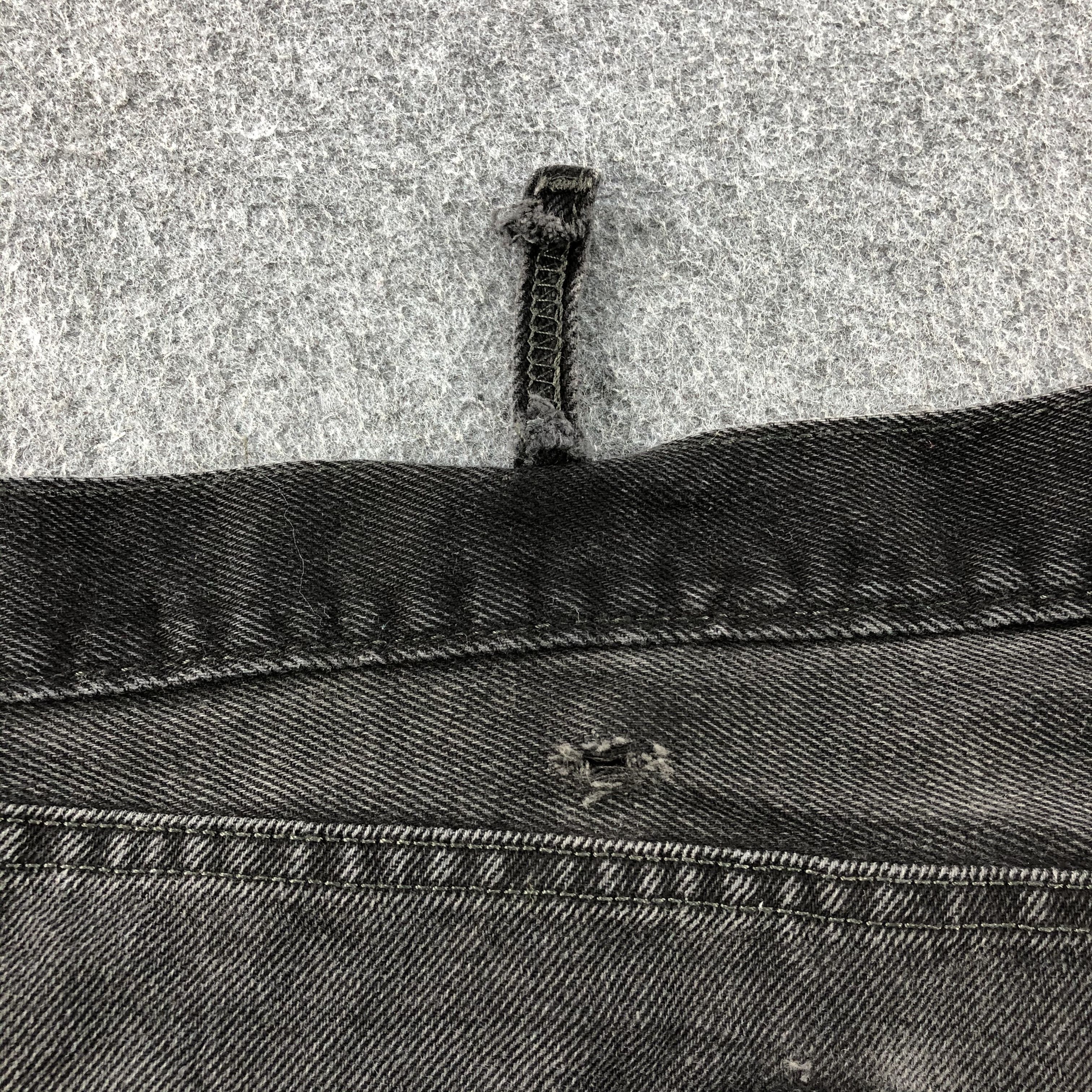 Levi's Vintage Black Levis 505 Jeans- J1373 Size US 41 - 7 Thumbnail