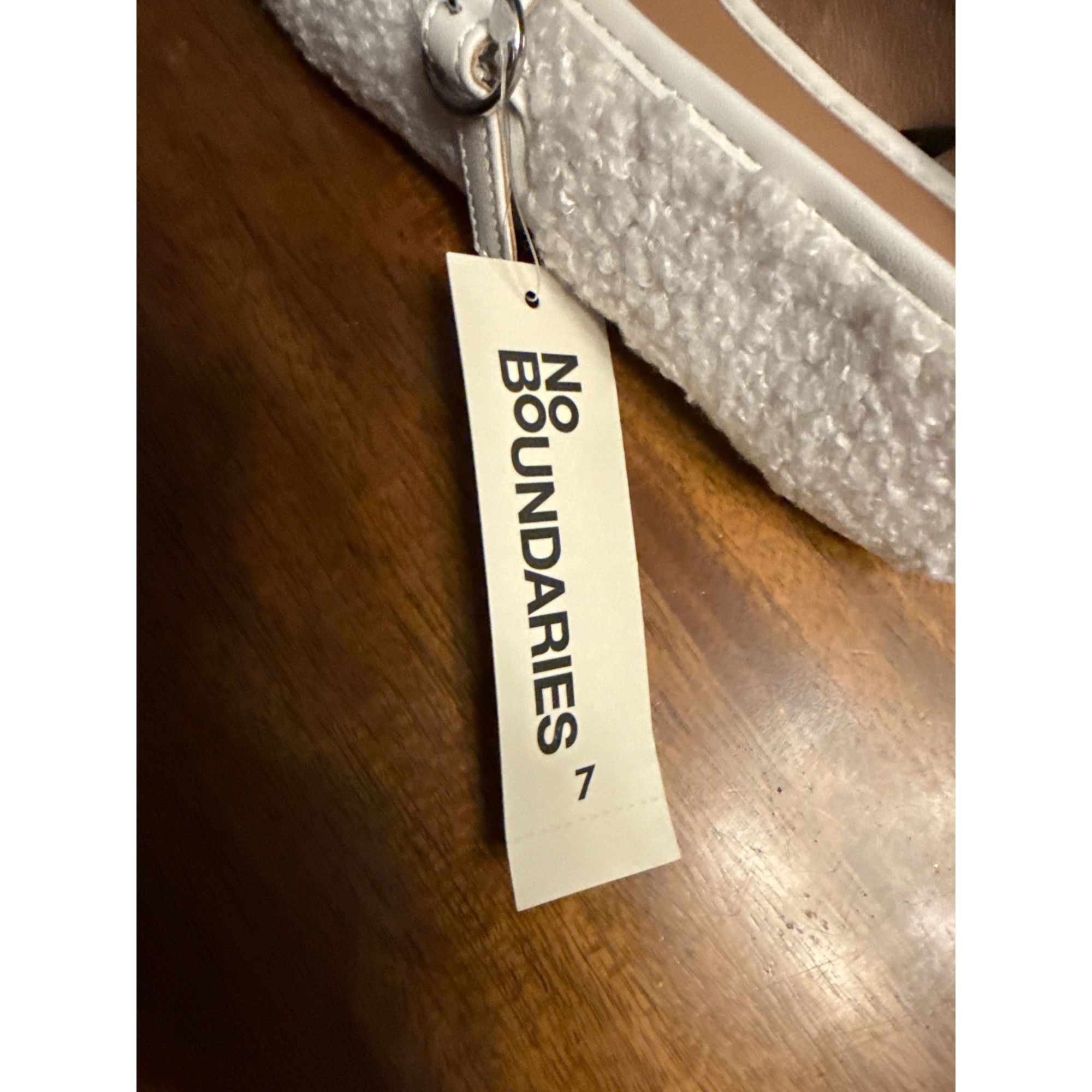 Other No Boundaries Womens White Sherpa Mary Jane Flats Size 7 Coz Size US 7 / IT 37 - 2 Thumbnail