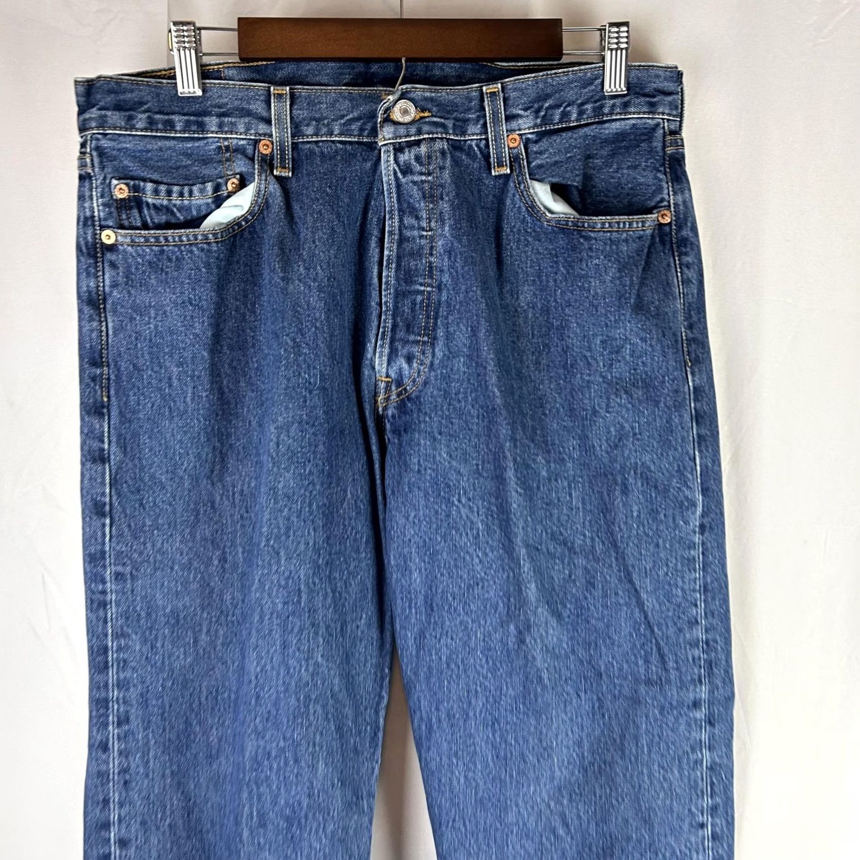 Levi's VINTAGE Levi's 501 Jeans Mens 36x30 Blue Button Fly Straight Leg Denim Size US 36 / EU 52 - 2 Thumbnail