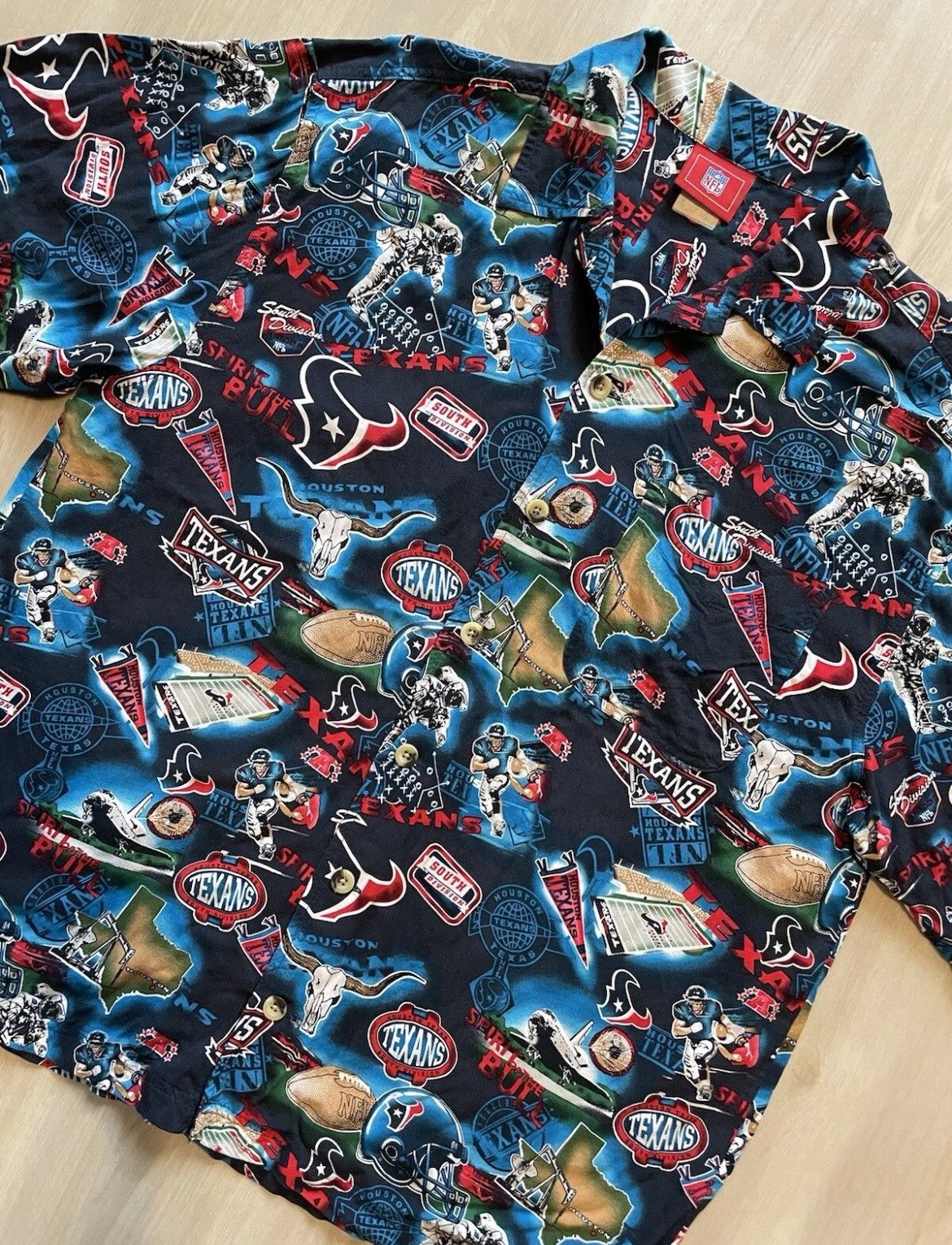 Vintage 2004 Houston Texans Inaugural Season Button Up Shirt Sz XL Size US XL / EU 56 / 4 - 2 Thumbnail