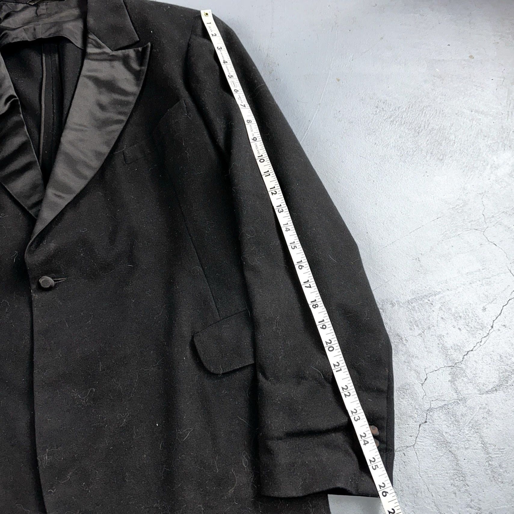 Vintage VTG 1930s Mens 1 PC Suit Tuxedo Coat Jacket Black 20s Antique Satin Wool 38 Regular Mens Black VTG 1920s Tuxedo Coat Jacket 100% Wool Satin Size 38R - 3 Thumbnail
