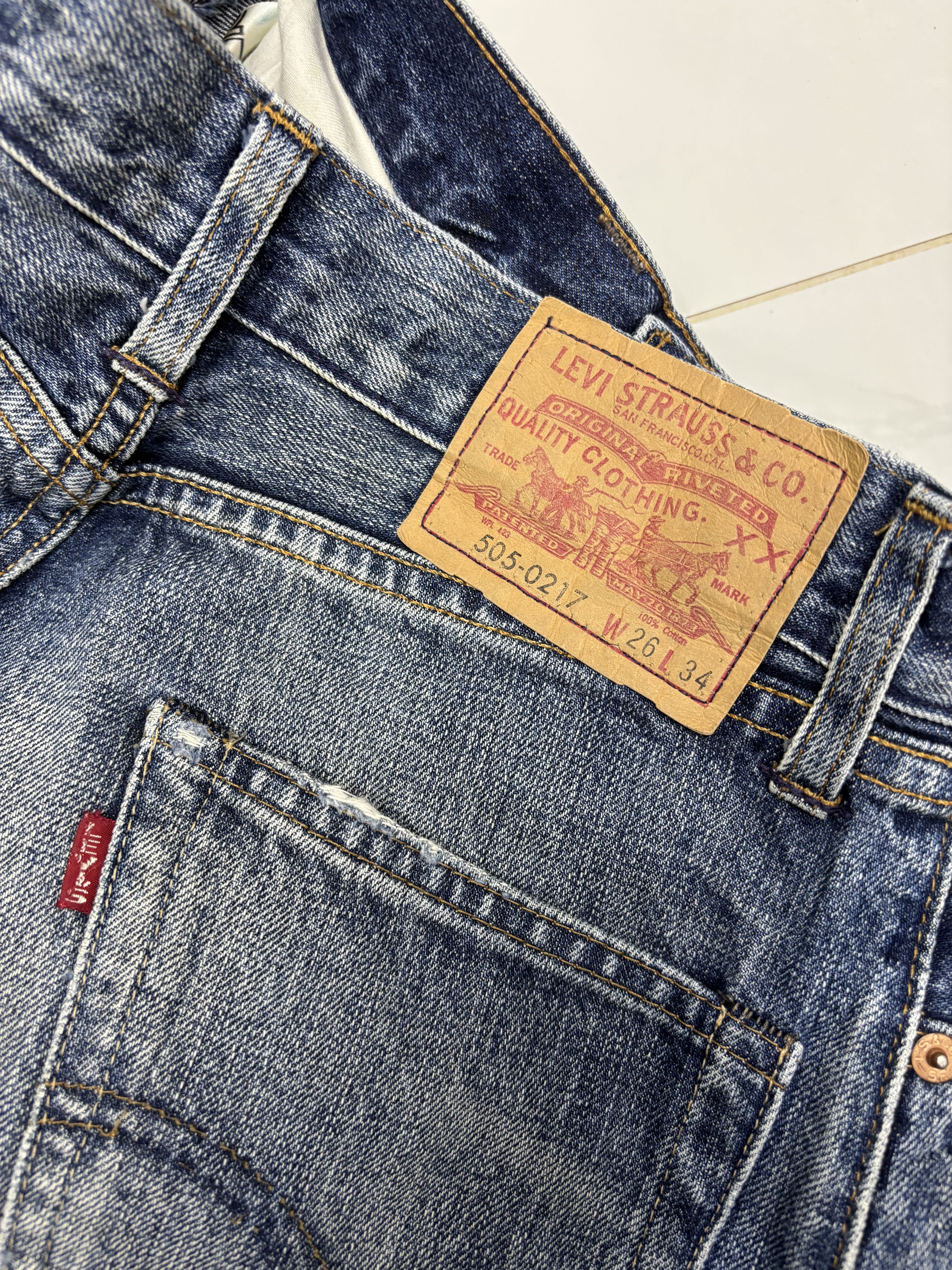 Levi's VINTAGE LEVIS 505 BIG E SELVEDGE DISTRESSED DENIM JEAN Size 27" / US 4 / IT 40 - 12 Thumbnail