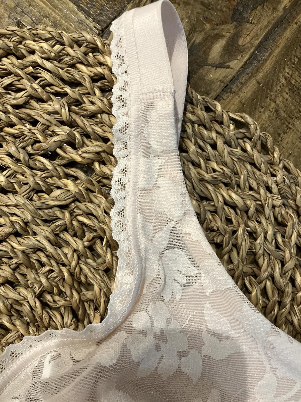 Balenciaga NWT Bali Light Beige Floral Lace Underwire Bra Size ONE SIZE - 4 Thumbnail