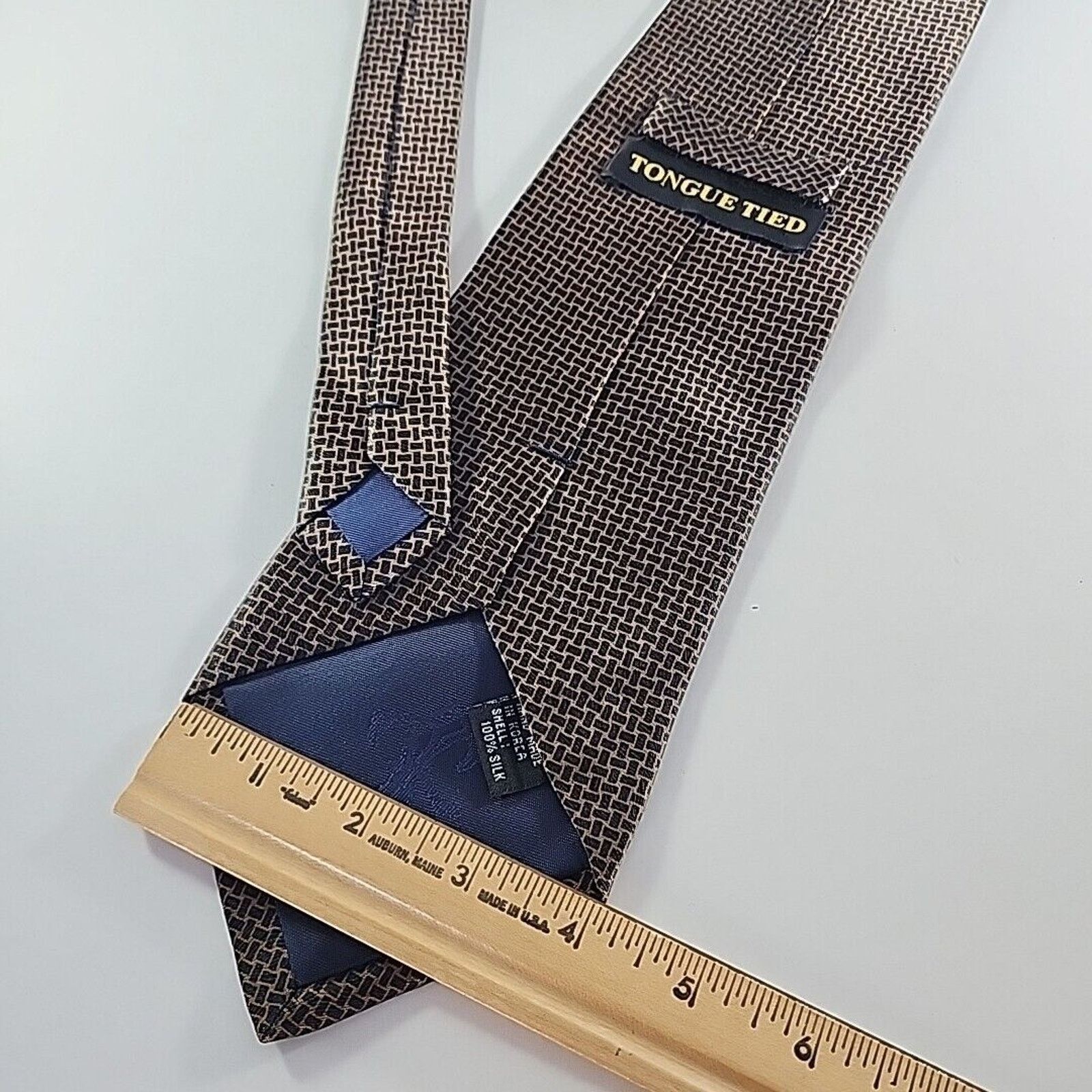 The Unbranded Brand Tongue Tied Gold & Black Patterned Silk Necktie - Like New Size ONE SIZE - 2 Thumbnail