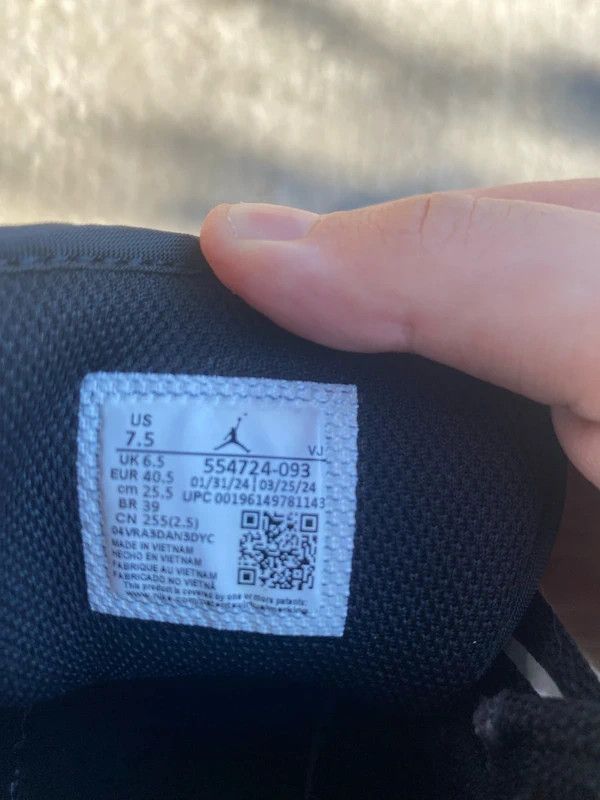 Jordan Brand Jordan 1 High Black Size US 7.5 / EU 40-41 - 5 Thumbnail