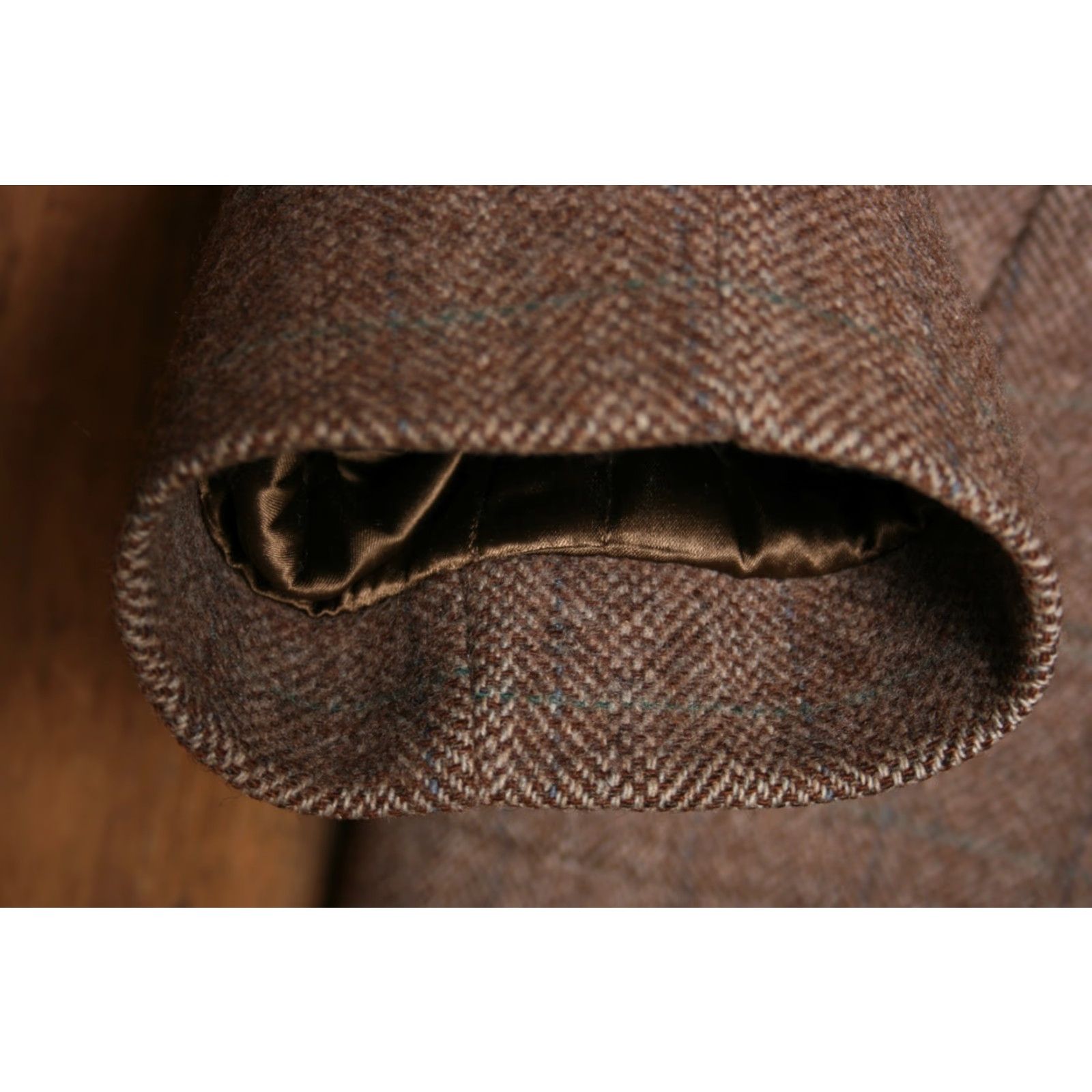 Pendleton VINTAGE Pendleton Brown Herringbone Tweed 100% Wool Quilt Lined Overcoat Sz. 44 Coat Mens Wool Herringbone 1940s 50s 60s 70s Size US S / EU 44-46 / 1 - 6 Thumbnail