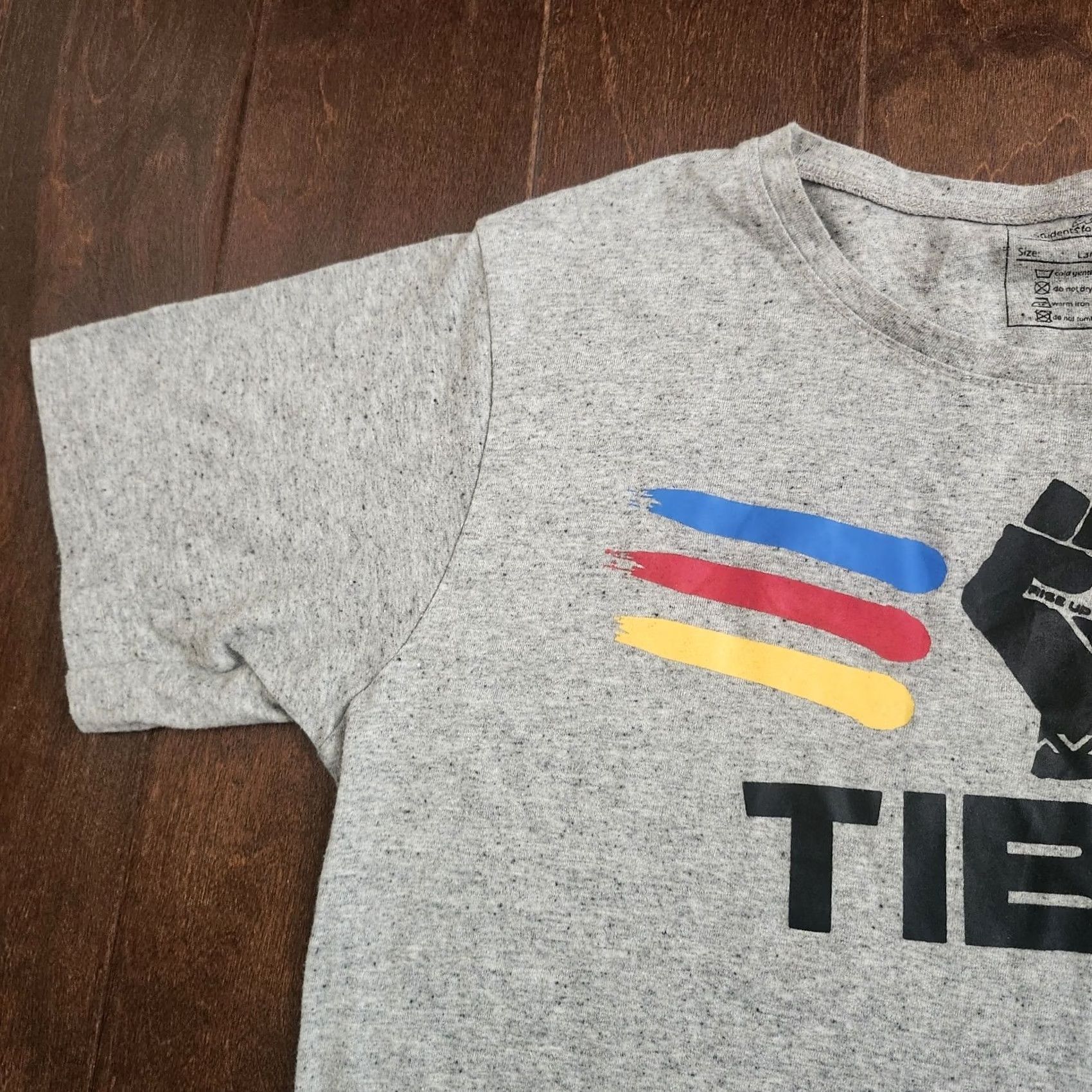 Vintage VINTAGE Free Tibet Graphic Tee Shirt Mens L Gray Cotton Short Sleeve Crew Neck Activist Shirt Mens Regular Fit Size US L / EU 52-54 / 3 - 4 Thumbnail