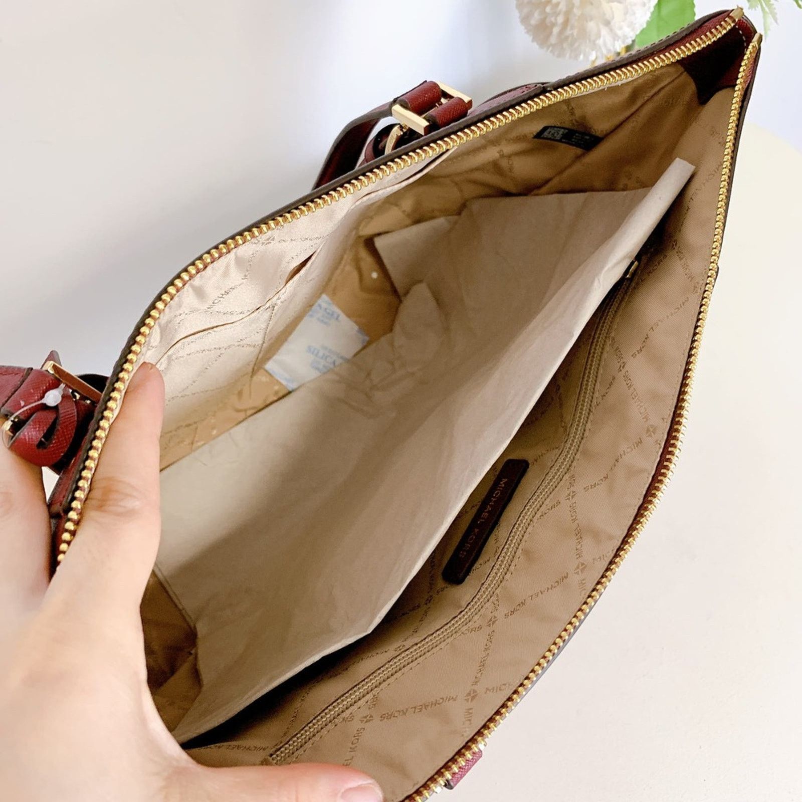 Michael Kors Michael Kors 35T0GCFT7L Charlotte Large Saffiano Leather Size ONE SIZE - 5 Thumbnail