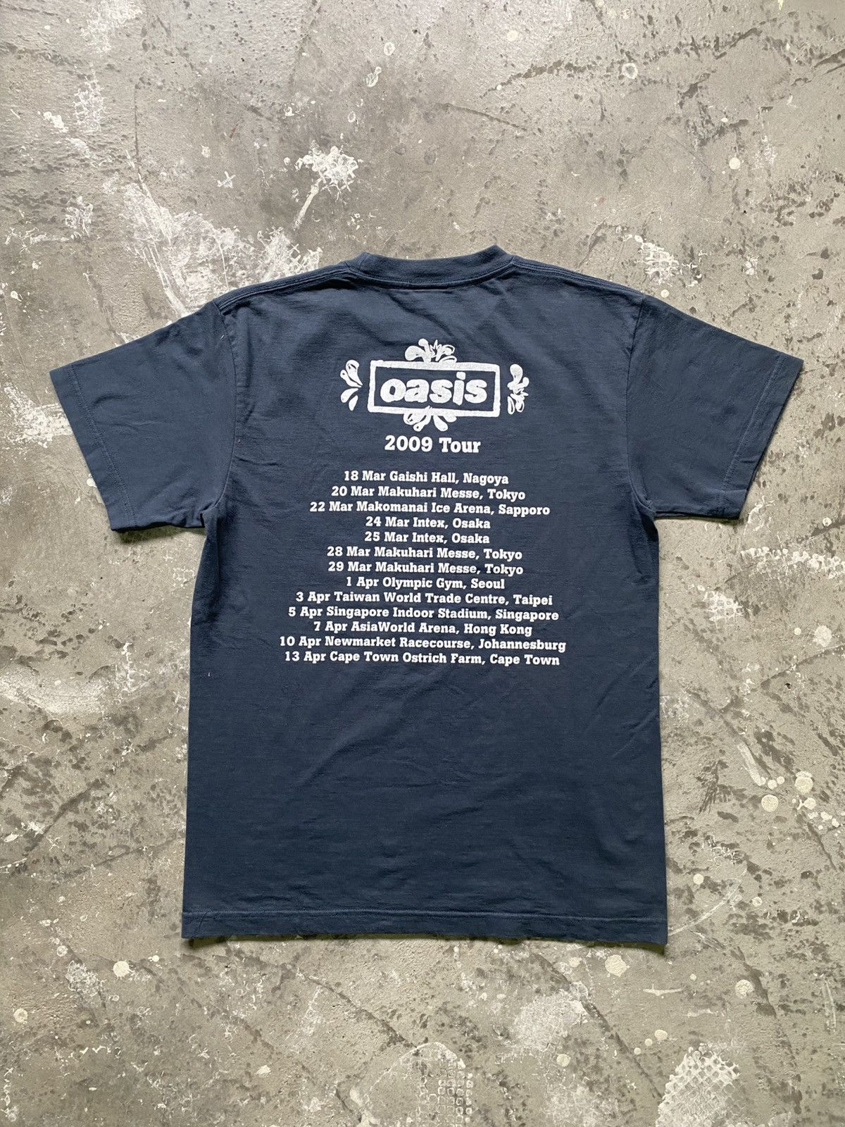 Band Tees Oasis Rock Band 2009 Tour Shirt Size US M / EU 48-50 / 2 - 5 Thumbnail