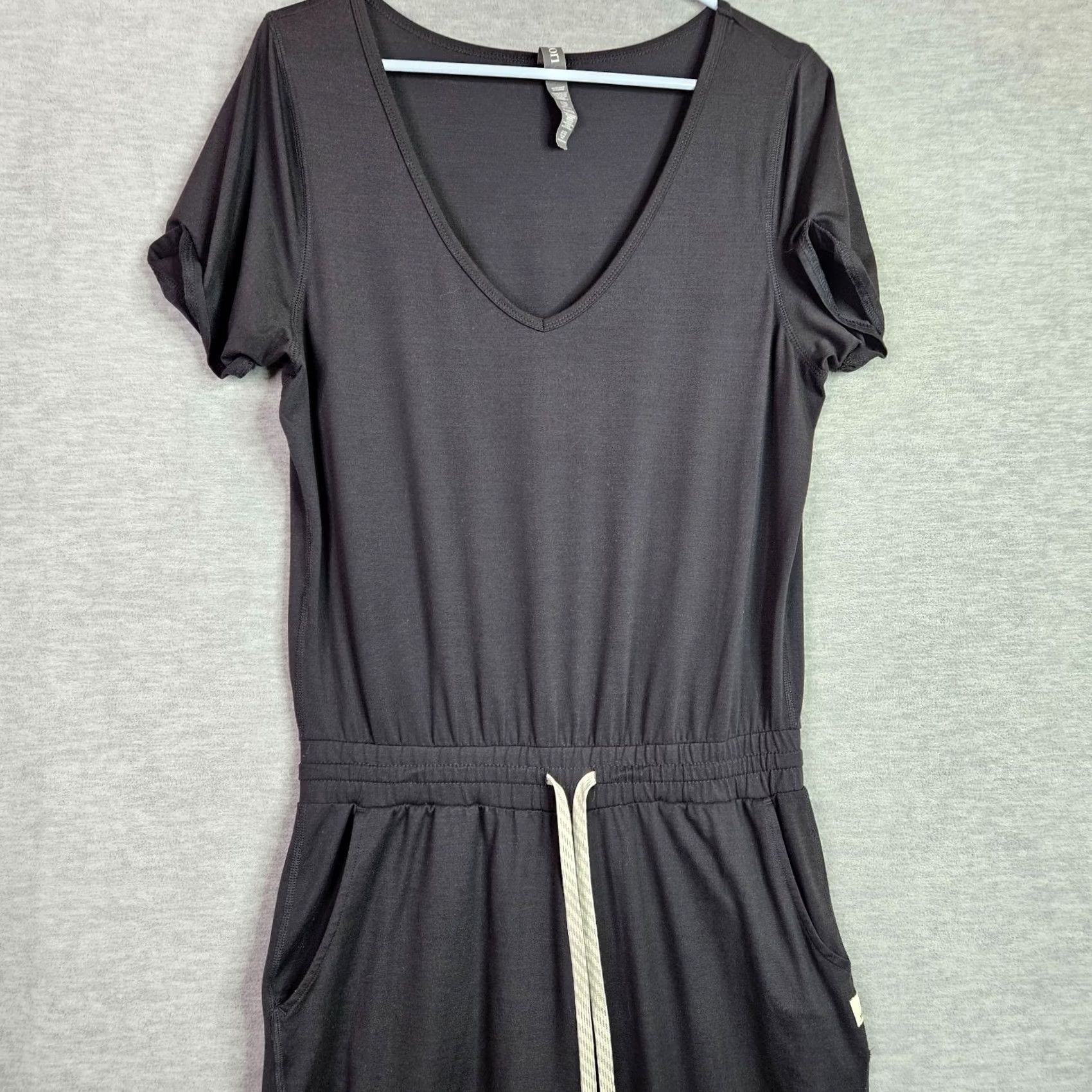 Vuori Vuori Jumpsuit Women’s M Black Round Neck Sleeveless Elastic Waist Short Sleeves One-Piece Size 32" / US 10 / IT 46 - 3 Thumbnail