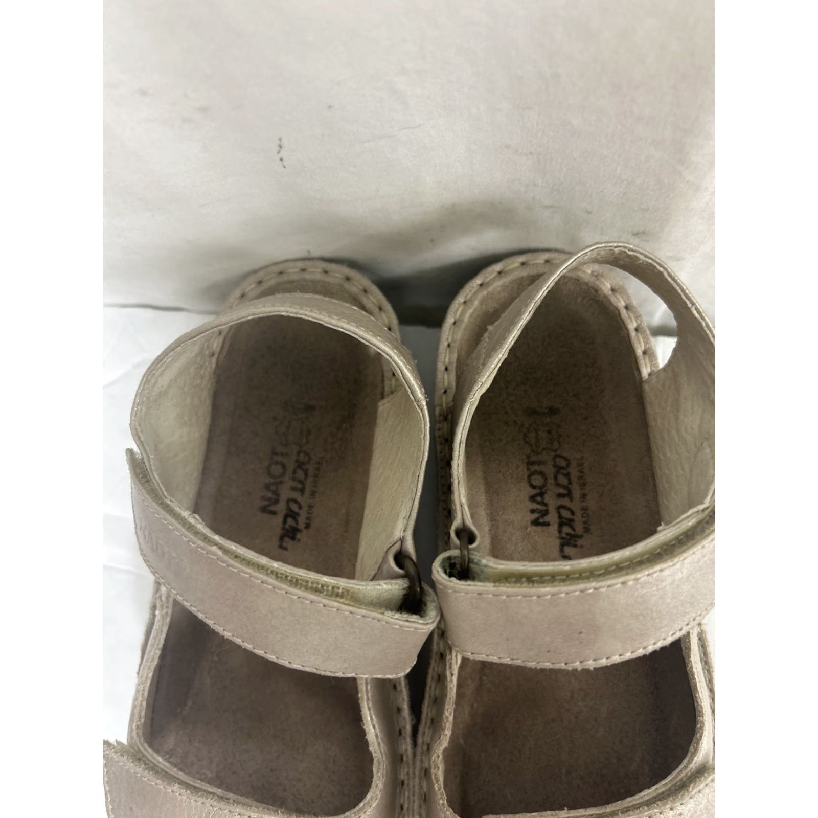 Vintage VINTAGE Naot Sandal Enid 36 Metallic Gold Leather Strappy Hook Loop Womens US 5-5.5 Size US 6 / IT 36 - 6 Thumbnail