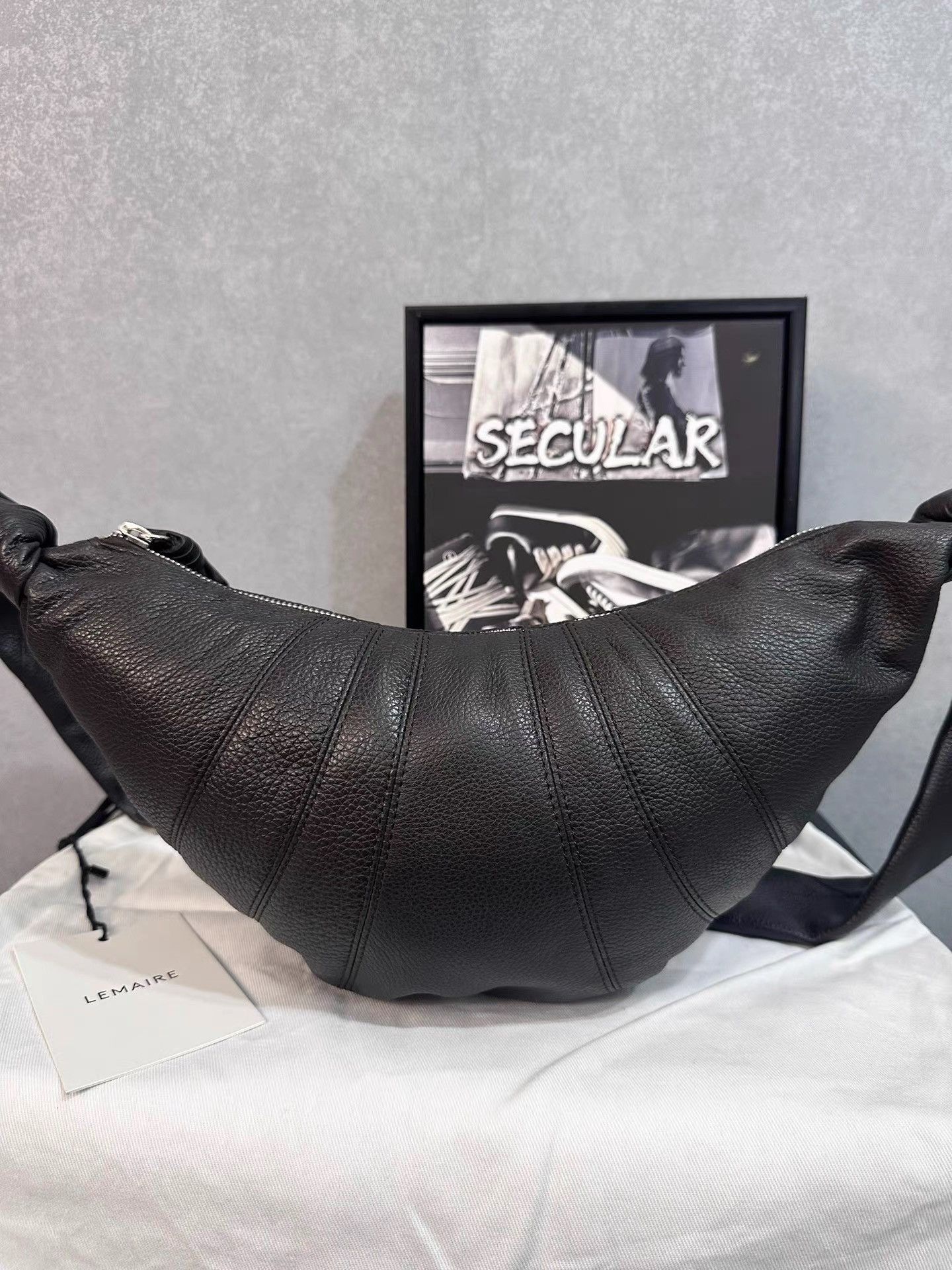 Lemaire Lemaire Brand New Grained Leather Small Croissant Bag K34 Size ONE SIZE - 1 Thumbnail