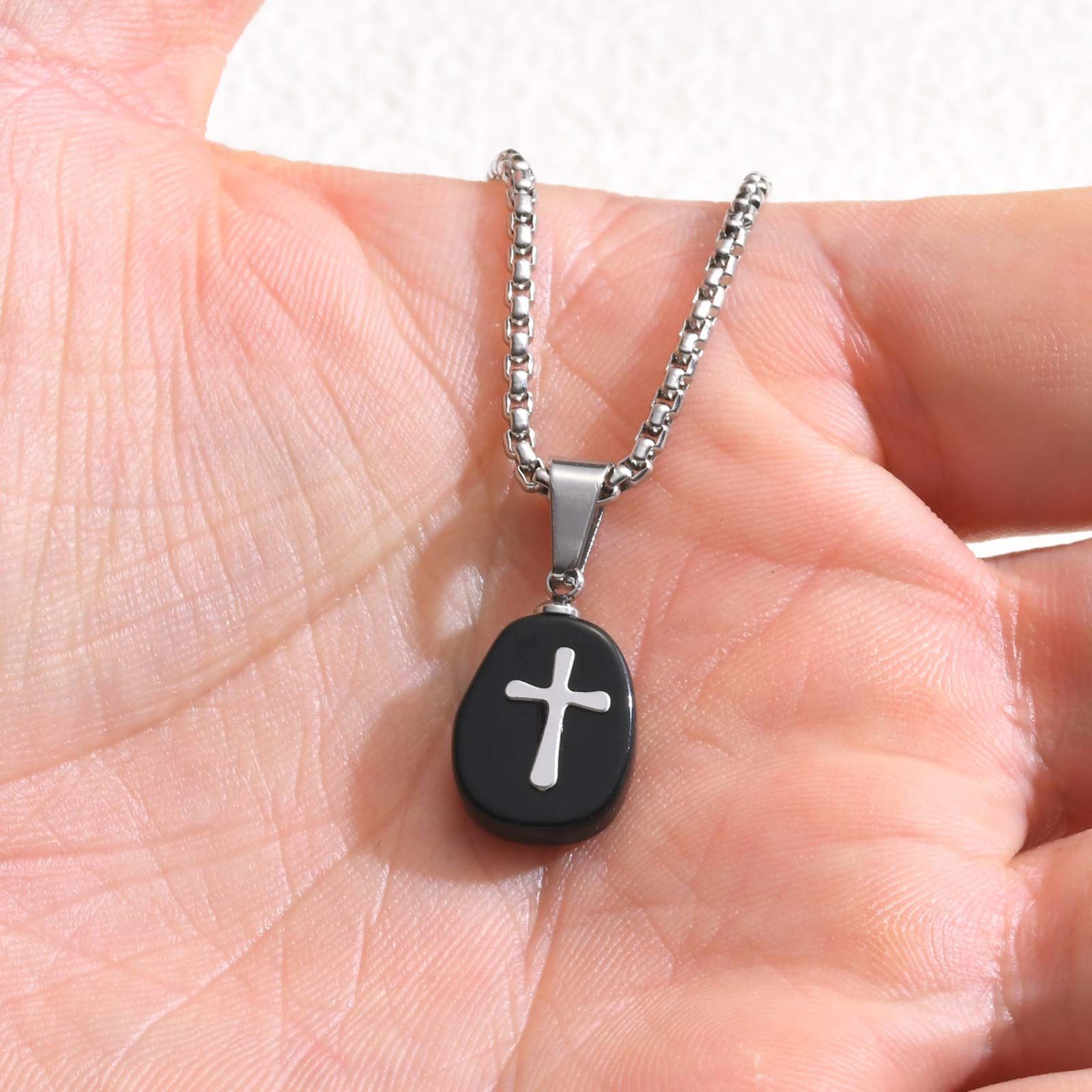 Jewelry Retro Classic Style Cross Necklace Size ONE SIZE - 6 Thumbnail